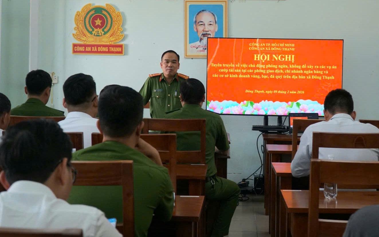 Công an xã Đông Thạnh tổ chức hội nghị phòng chống cướp tại ngân hàng và tiệm vàng