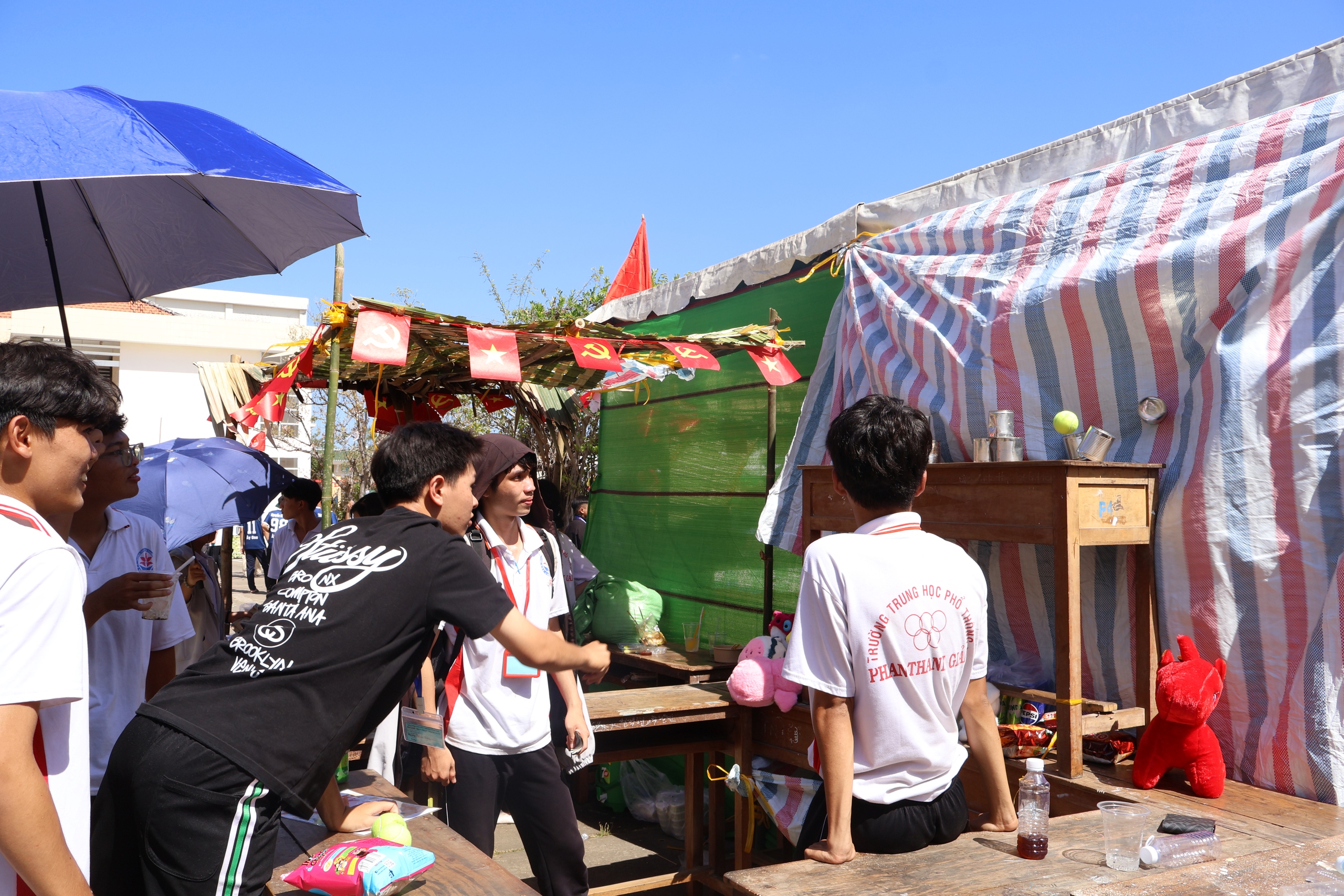 Học trò Trường THPT Phan Thanh Giản, Vĩnh Long cháy hết mình trong hội trại truyền thống- Ảnh 14.