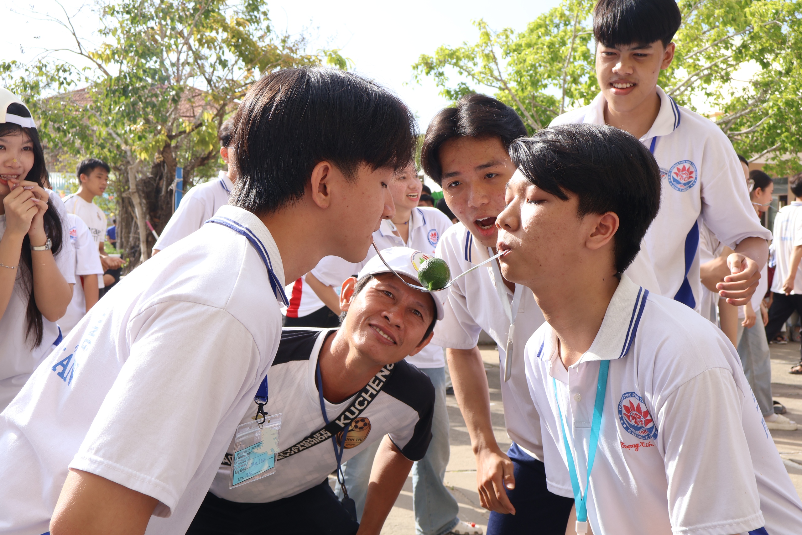 Học trò Trường THPT Phan Thanh Giản, Vĩnh Long cháy hết mình trong hội trại truyền thống- Ảnh 5.