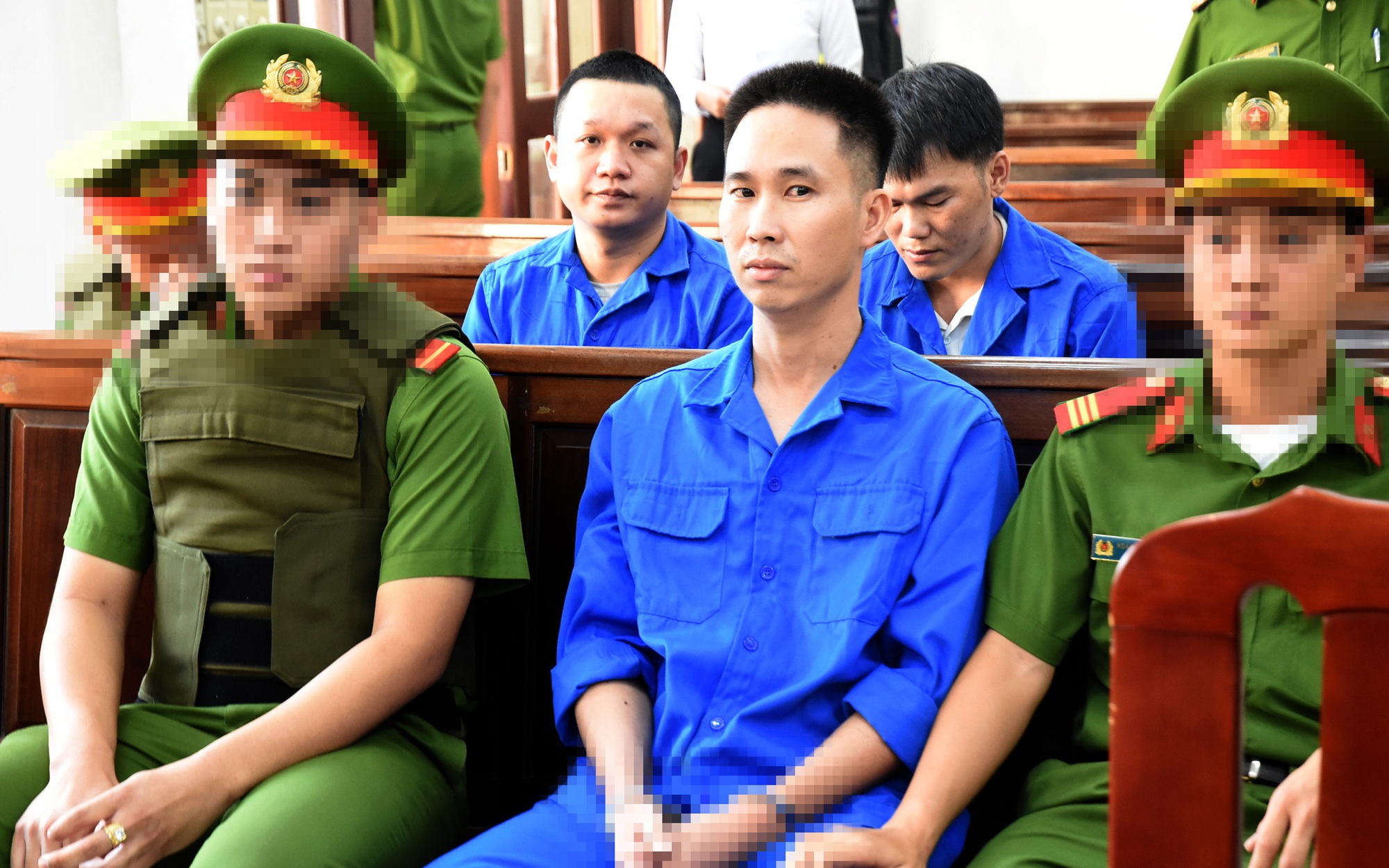 Bị cáo Lê Sỹ Tùng bị xét xử về 4 tội danh, gây án thảm sát 3 người ở Đồng Nai