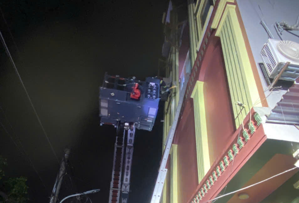 cháy nhà - Ảnh 1.