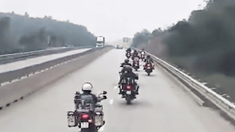 11 foreign motorcyclists fined for riding on expressway in northern Vietnam- Ảnh 1.