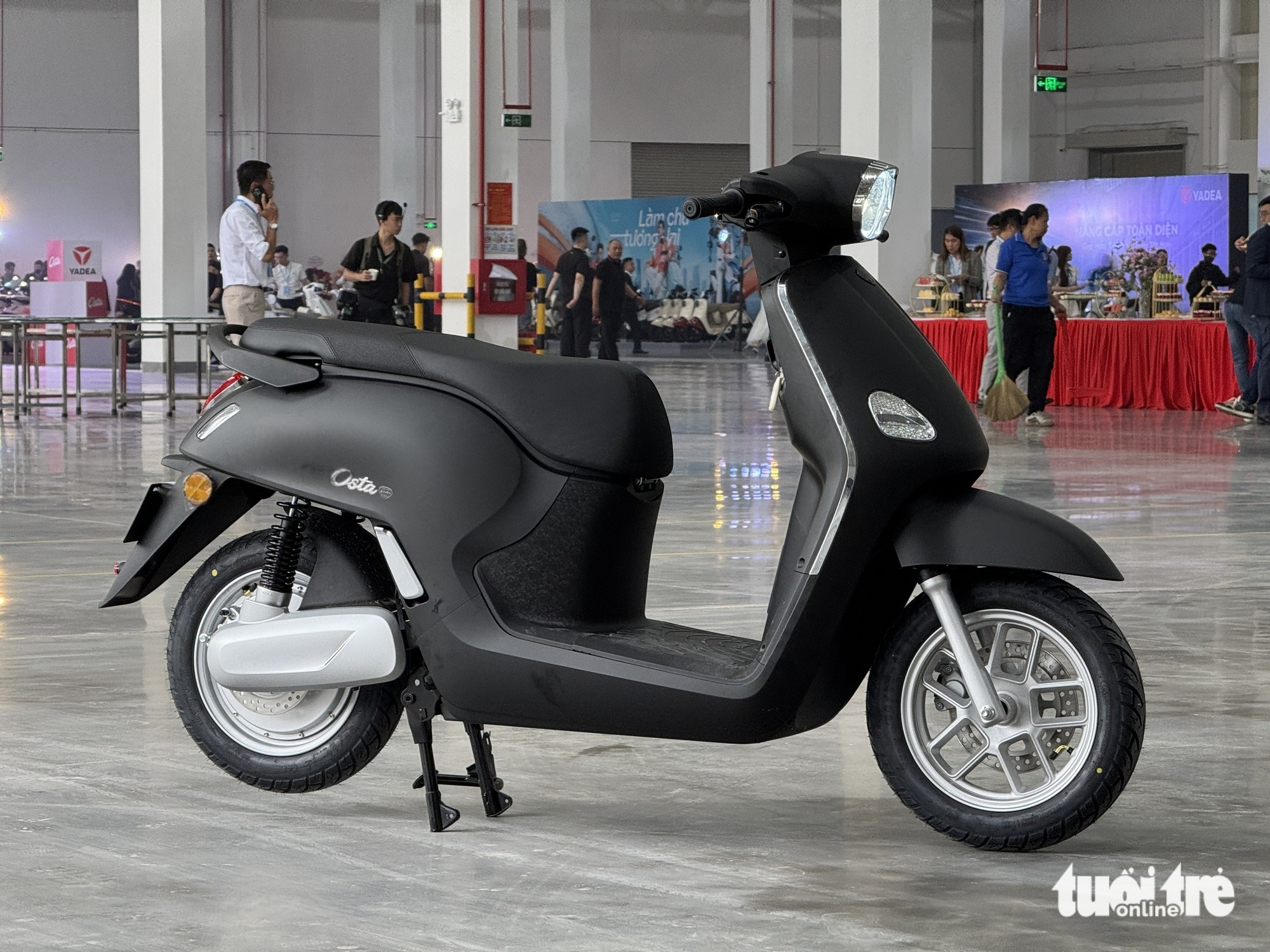 Xe máy điện Yadea Osta chốt giá ngang Honda Vision, chạy tới 181km/sạc, nhiều công nghệ giống ô tô - Ảnh 1.