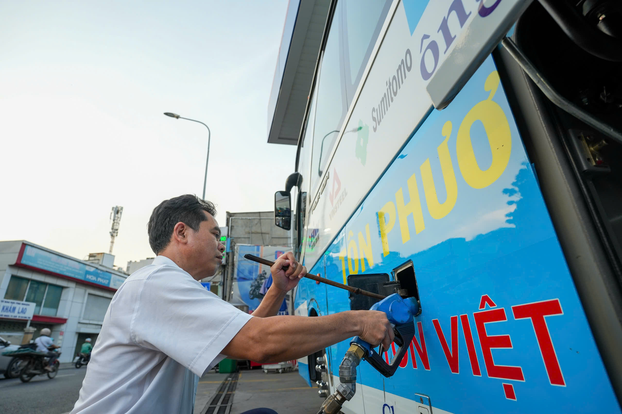 Đến sáng 10-3, hơn 50 tuyến xe từ TP.HCM xin điều chỉnh giá vé từ 5 - 36% - Ảnh 1.