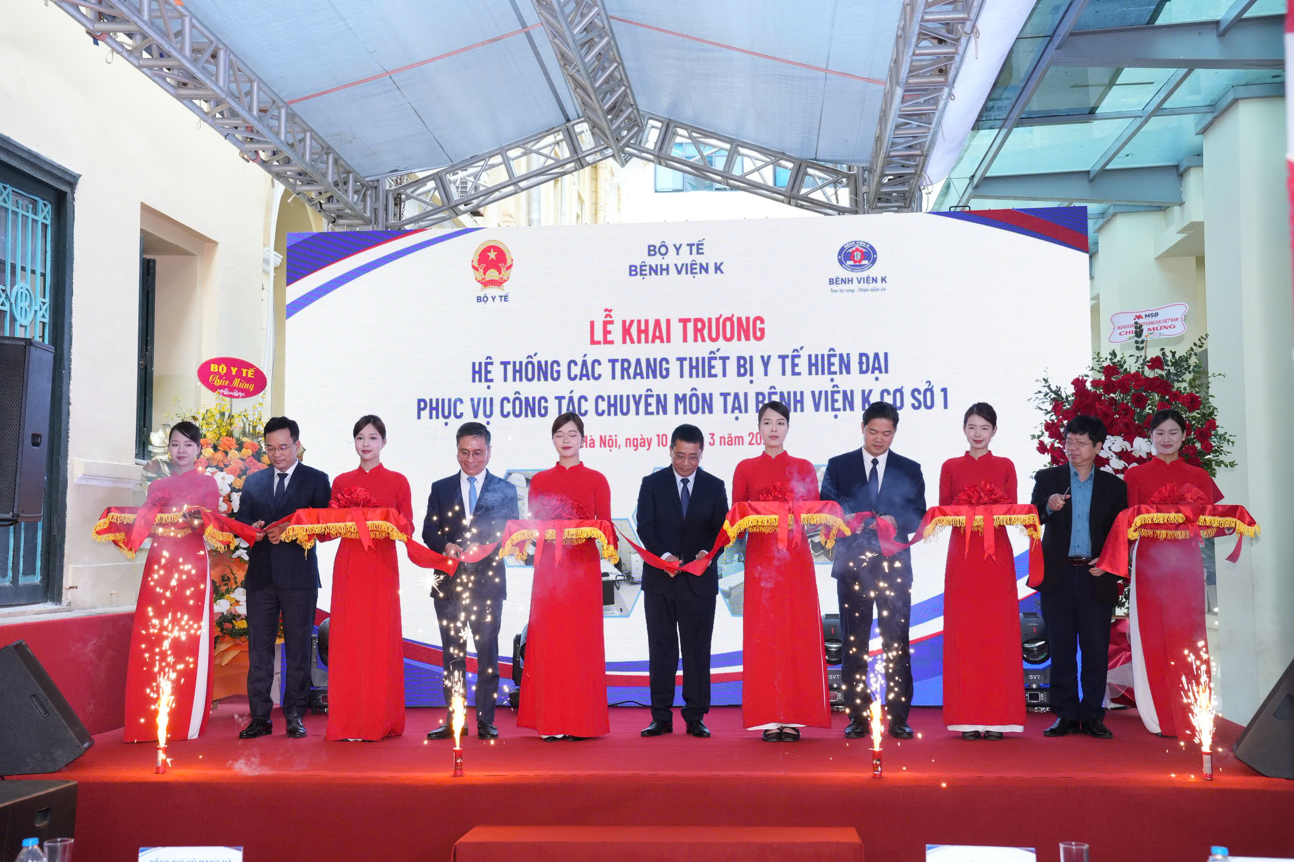 Bệnh viện K vận hành máy xạ trị hiện đại, rút ngắn thời gian điều trị còn 2 - 3 phút - Ảnh 1.