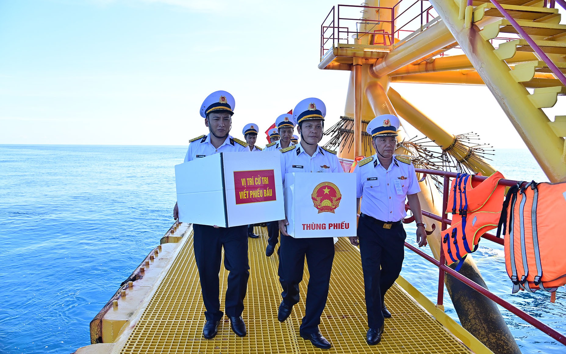 Voters hope for stronger transport links between Ho Chi Minh City, coastal destinations- Ảnh 1.