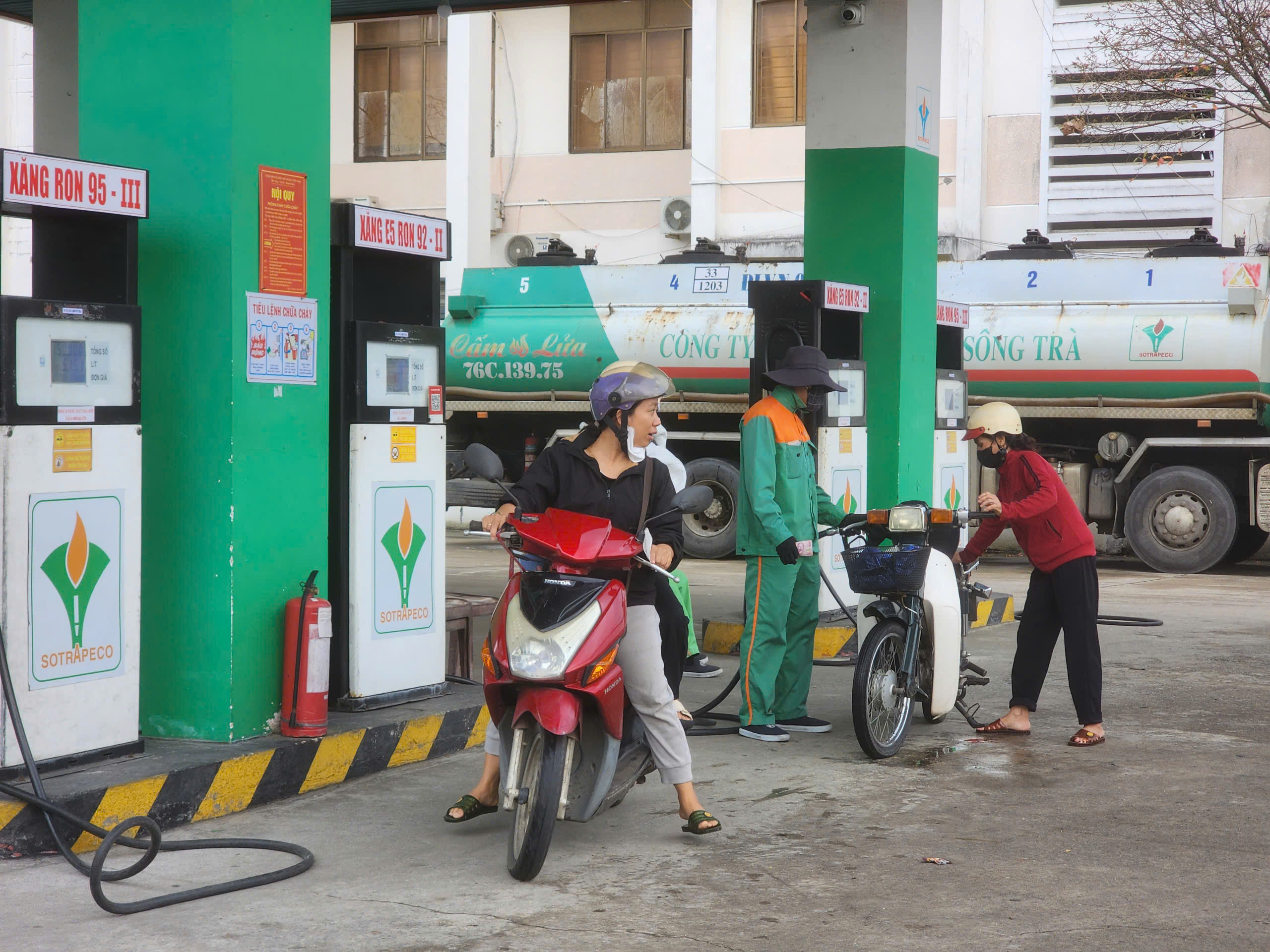 xăng dầu - Ảnh 1.