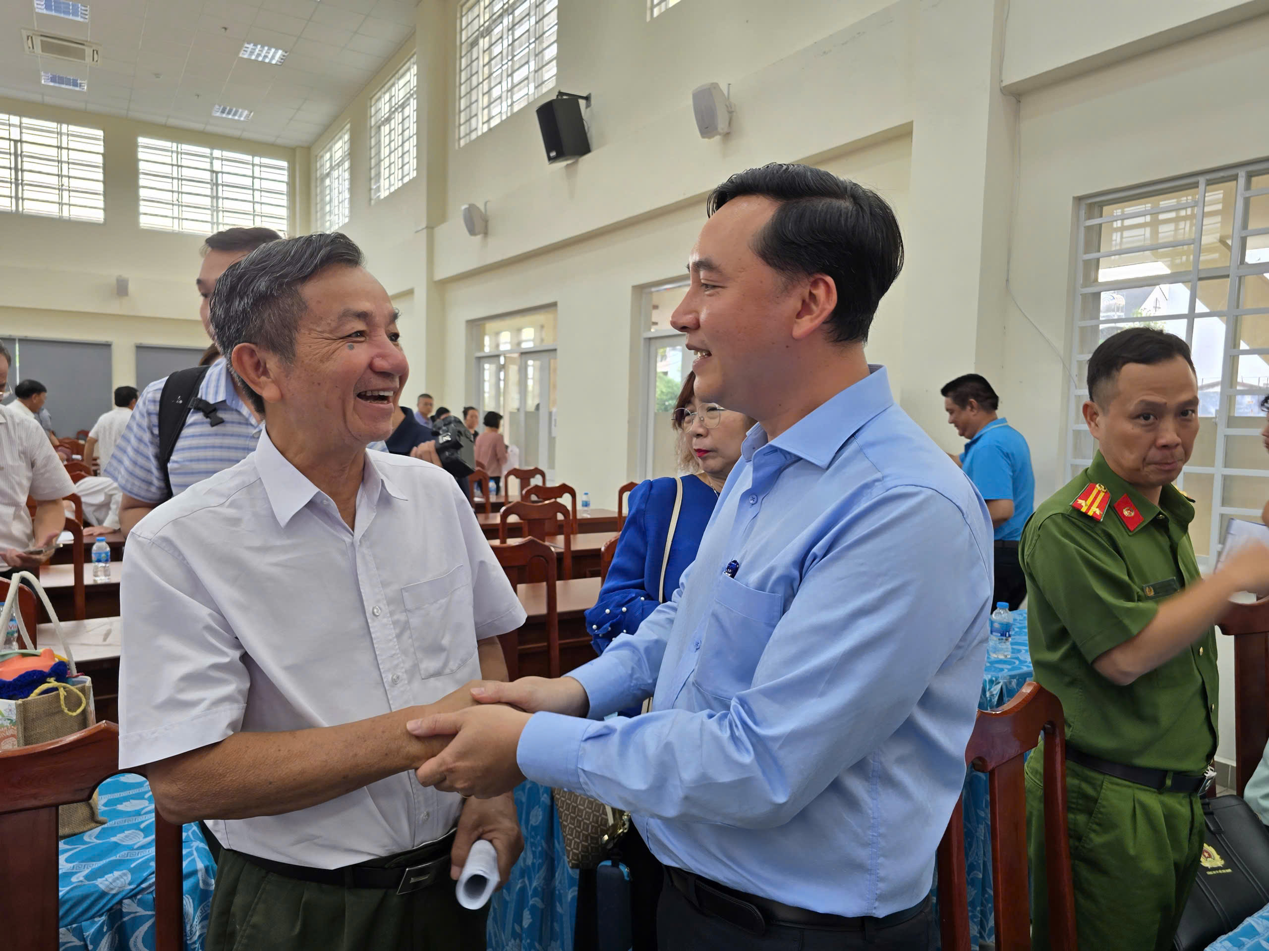 Bí thư Đảng ủy phường Thủ Đức Mai Hữu Quyết cam kết xây dựng tiêu chí phường hạnh phúc - Ảnh 1.