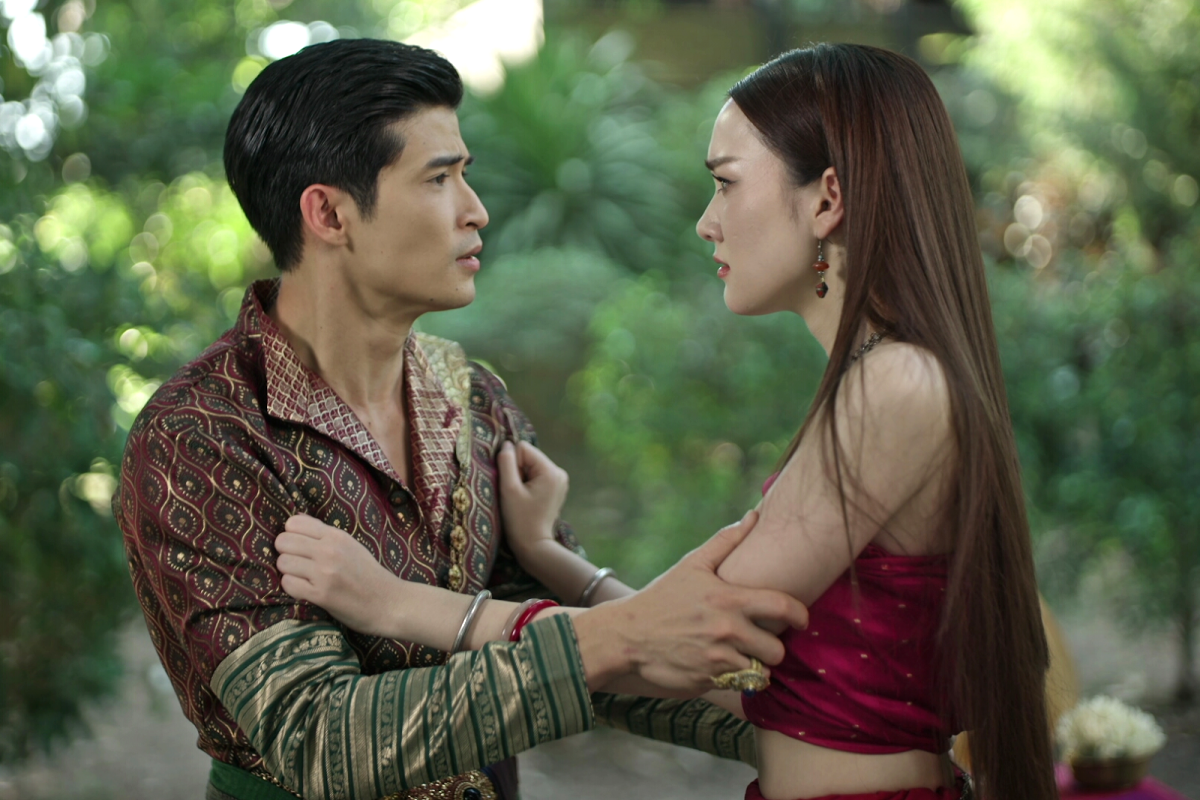 Cuộc đối đầu trong Climax, Thanh xuân rực rỡ, Truyền thuyết hồ thiêng - Ảnh 4.