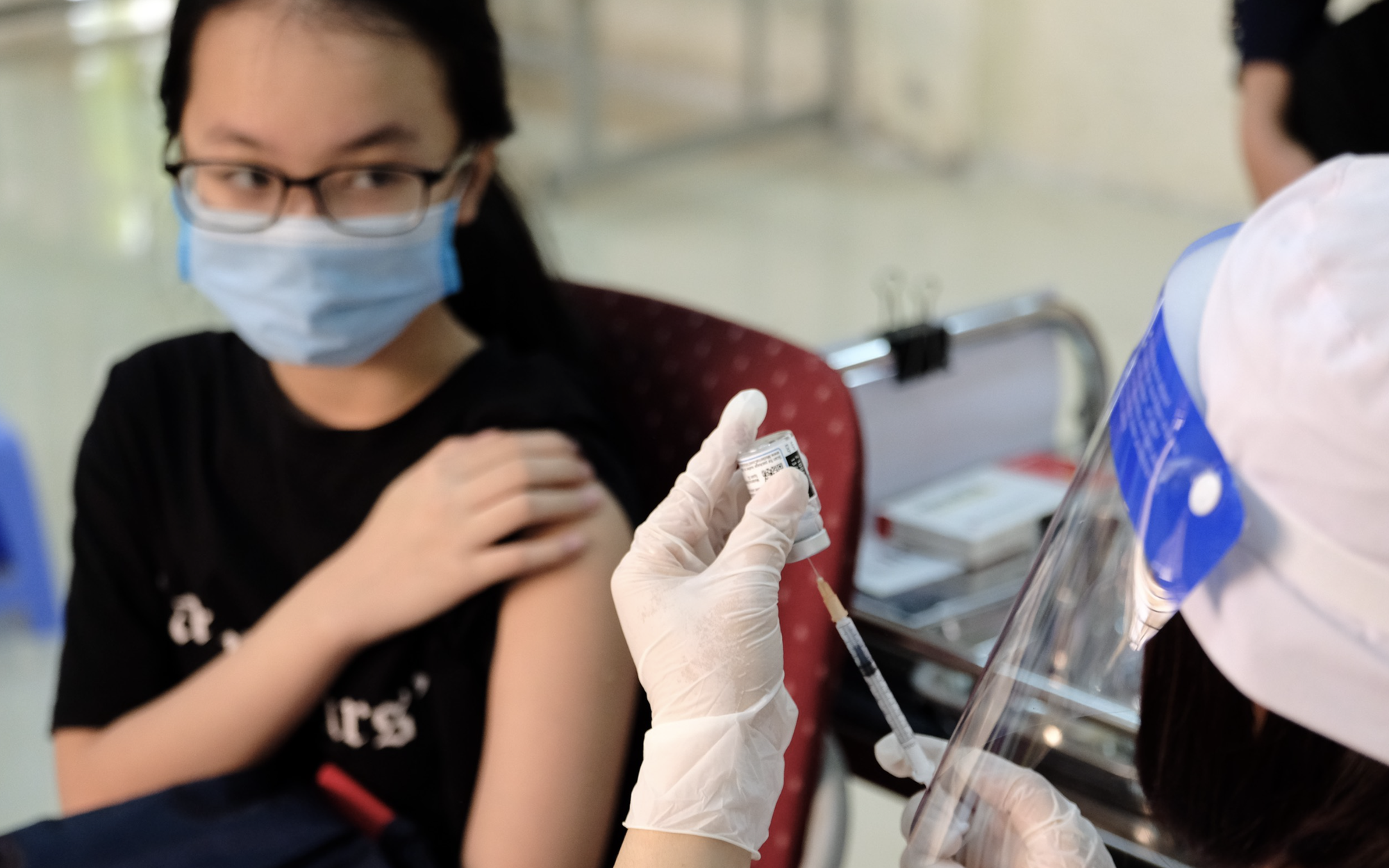 Vietnam health ministry plans free annual health check-ups for seniors, chronic patients - Ảnh 1.