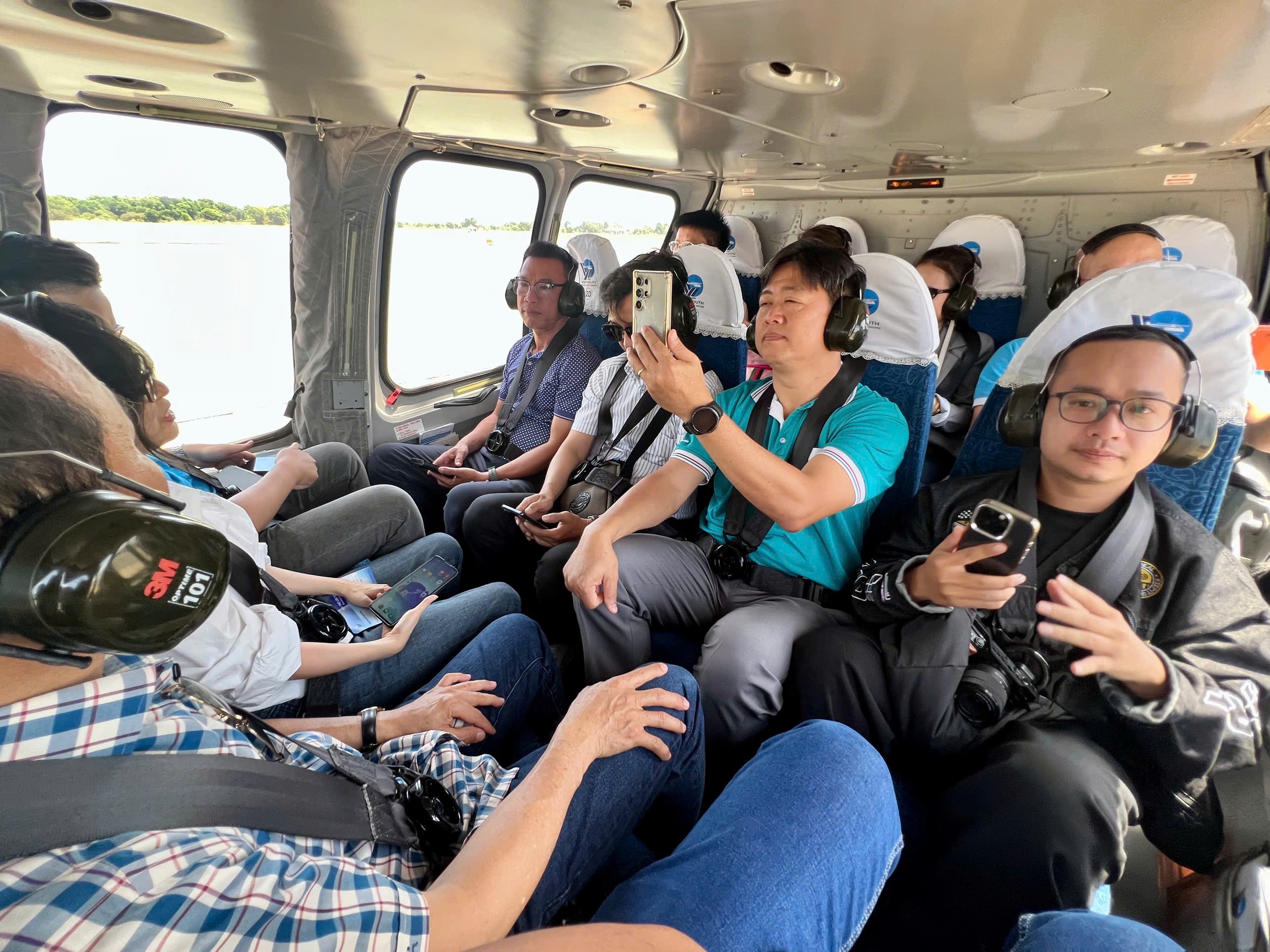 Ho Chi Minh City resumes helicopter sightseeing tours - Ảnh 3.