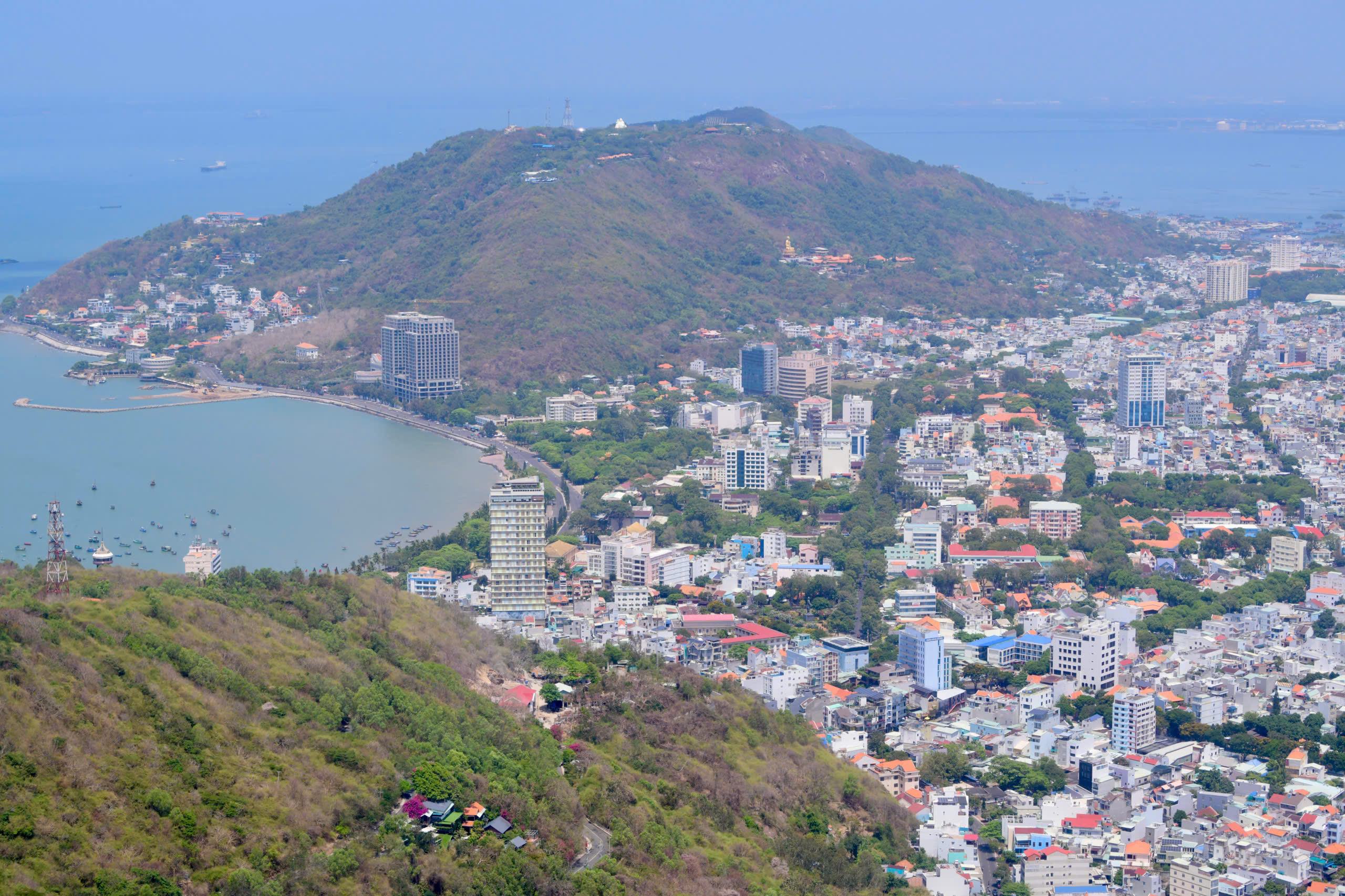 Ho Chi Minh City resumes helicopter sightseeing tours - Ảnh 8.