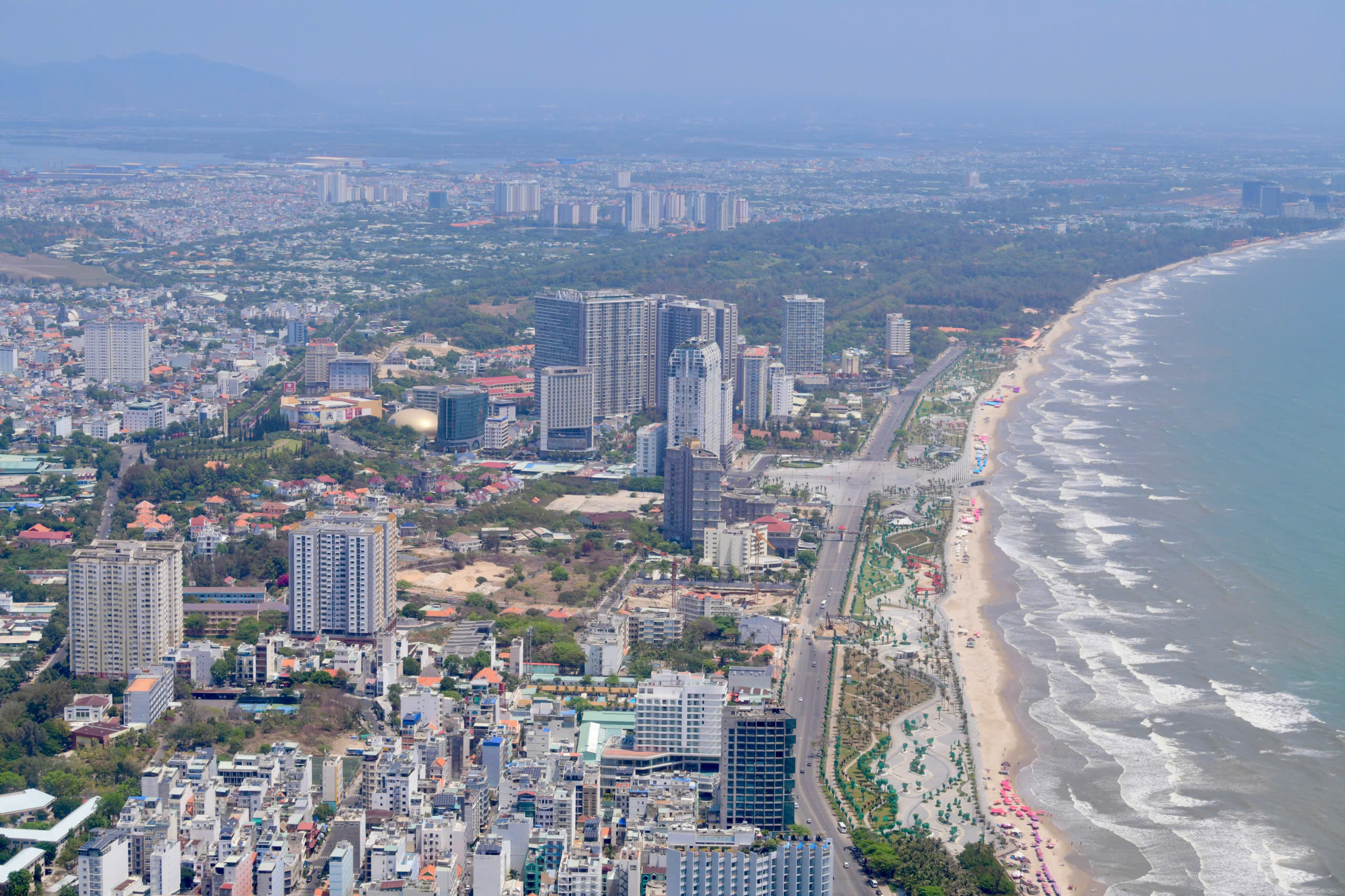 Ho Chi Minh City resumes helicopter sightseeing tours - Ảnh 7.