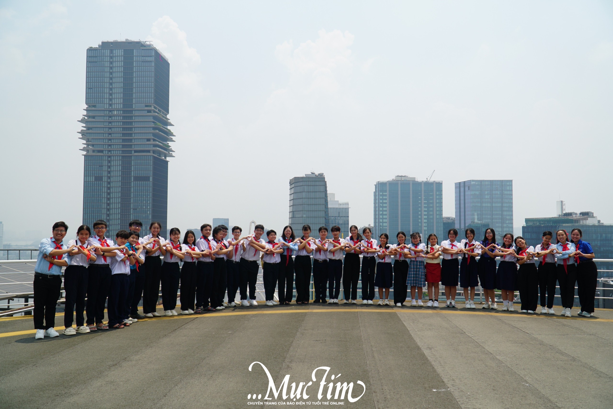 Thiếu nhi TP.HCM khám phá "bộ não" điều hành điện và giao thông đô thị- Ảnh 2. Thiếu nhi TP.HCM khám phá "bộ não" điều hành điện và giao thông đô thị- Ảnh 2.