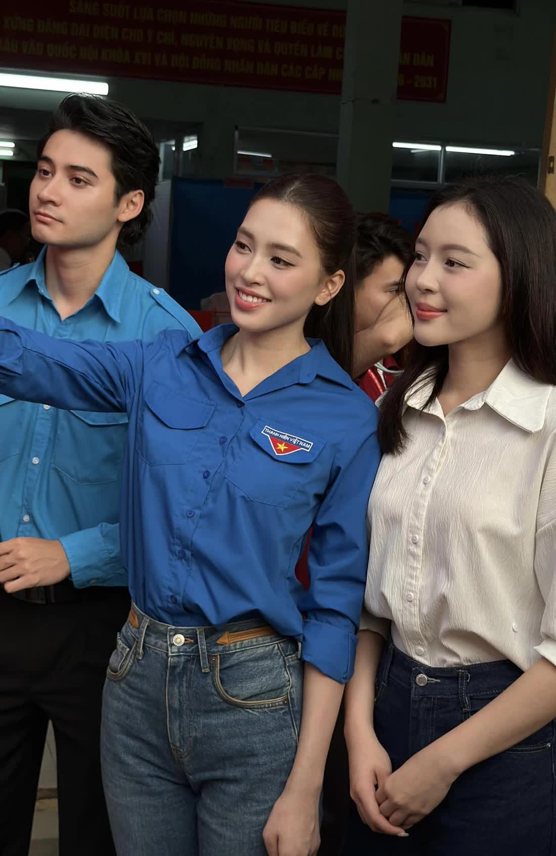 Hoa hậu Bảo Ngọc, Thanh Thủy, nhạc sĩ Nguyễn Văn Chung cùng nhiều nghệ sĩ đi bầu cử- Ảnh 7. Hoa hậu Bảo Ngọc, Thanh Thủy, nhạc sĩ Nguyễn Văn Chung cùng nhiều nghệ sĩ đi bầu cử- Ảnh 7.