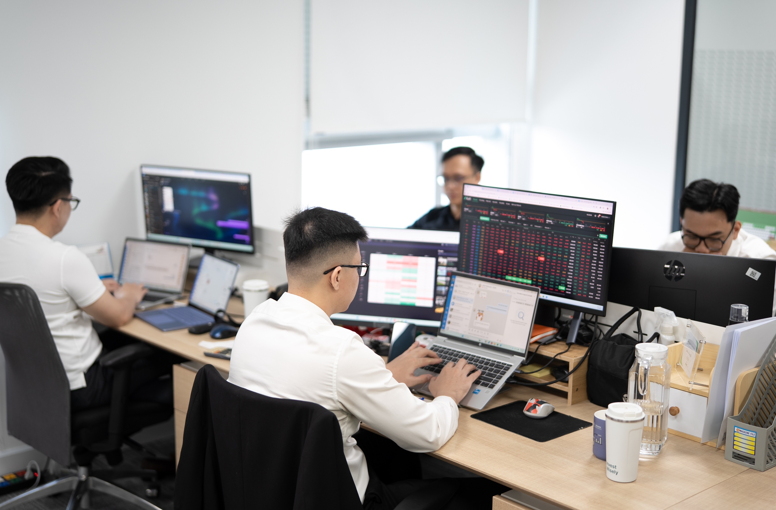 Tăng trưởng cao không chỉ chờ ‘bơm’ tiền ồ ạt - Ảnh 1.