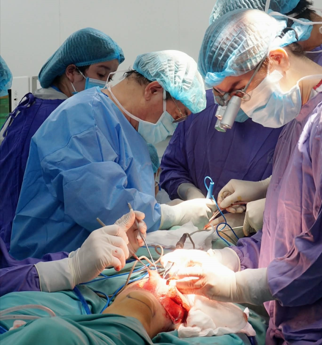 ca mổ đặc biệt - Ảnh 1.