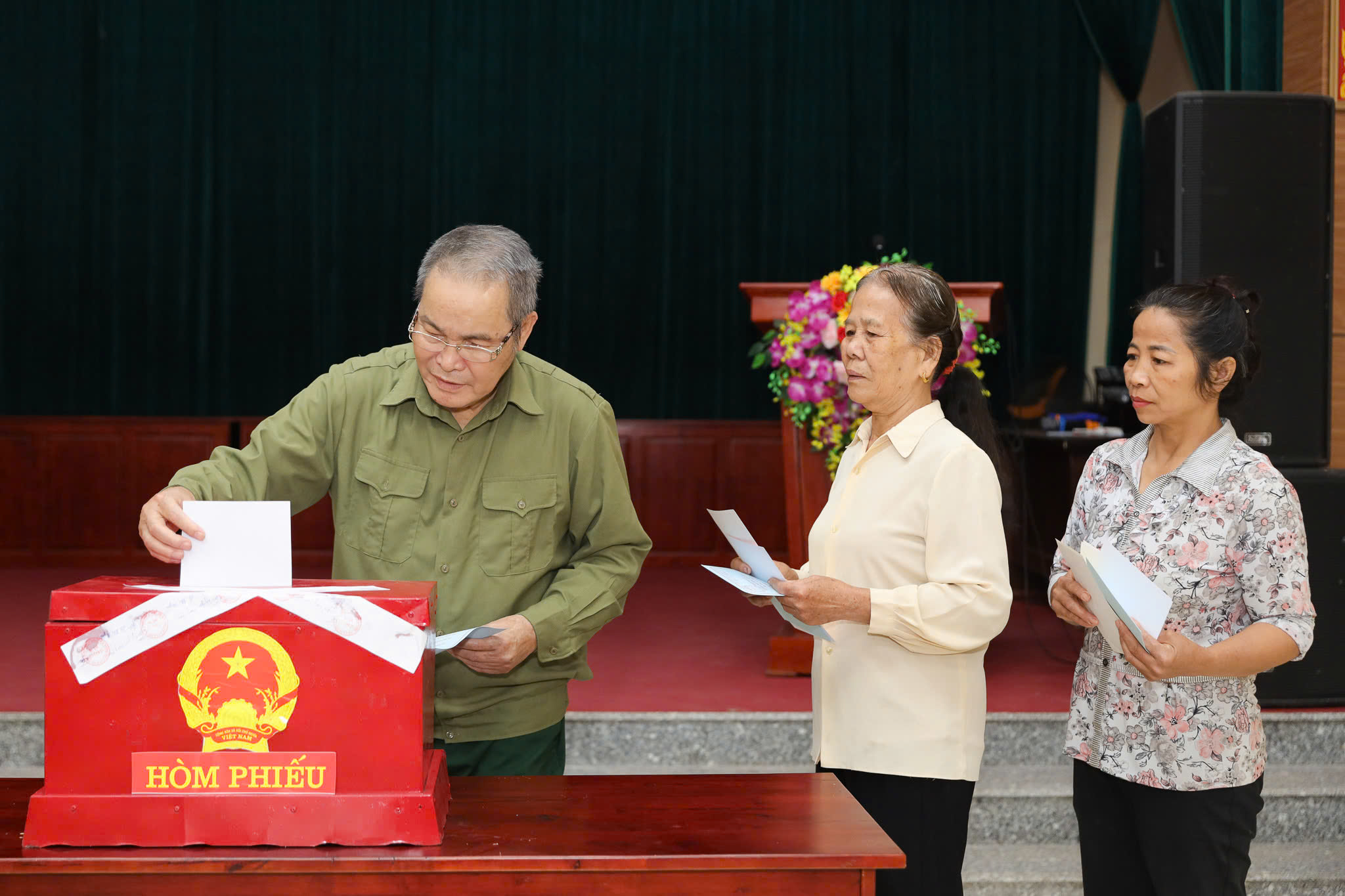 lá phiếu - Ảnh 1.