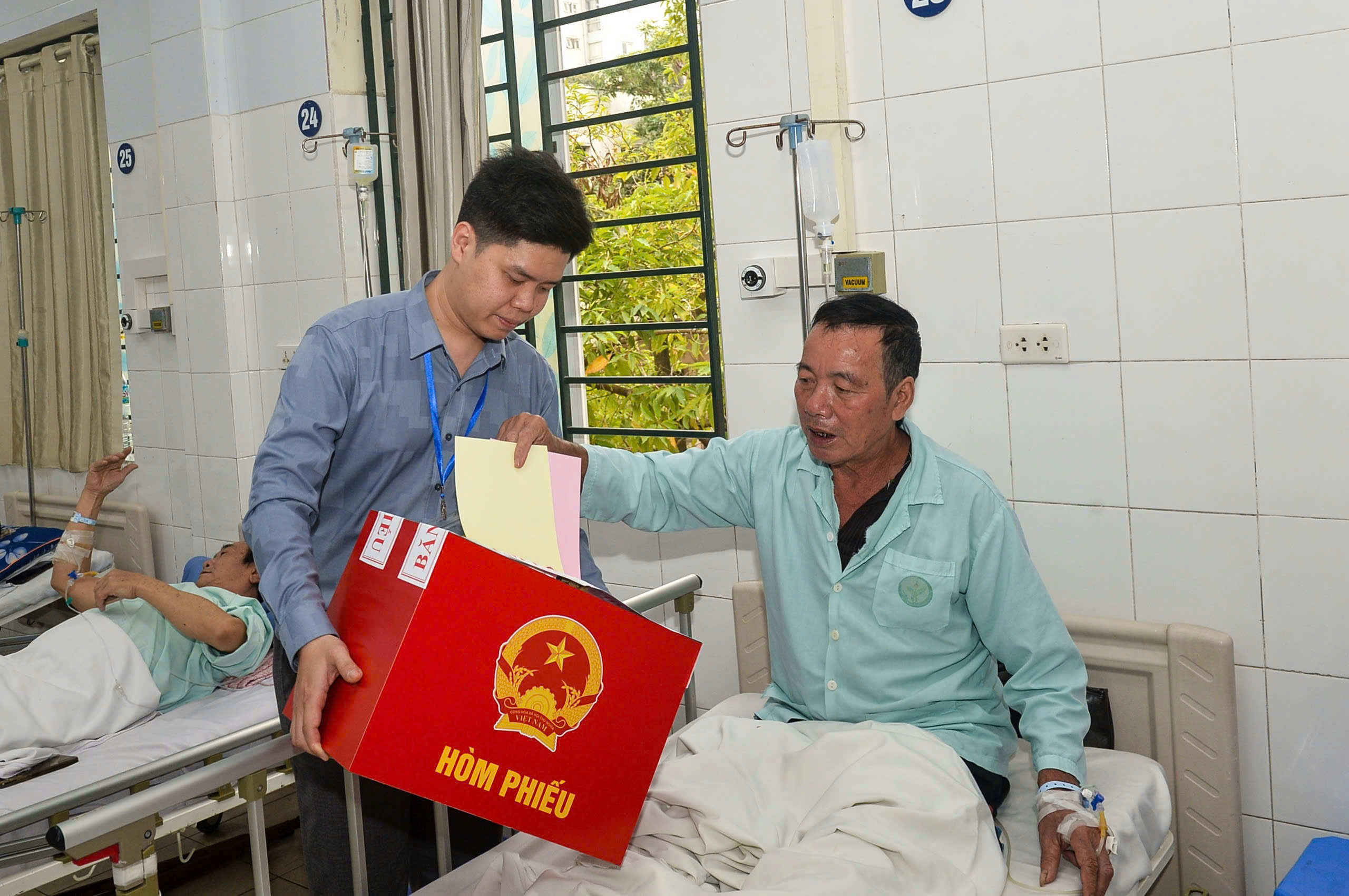 bầu cử - Ảnh 1.