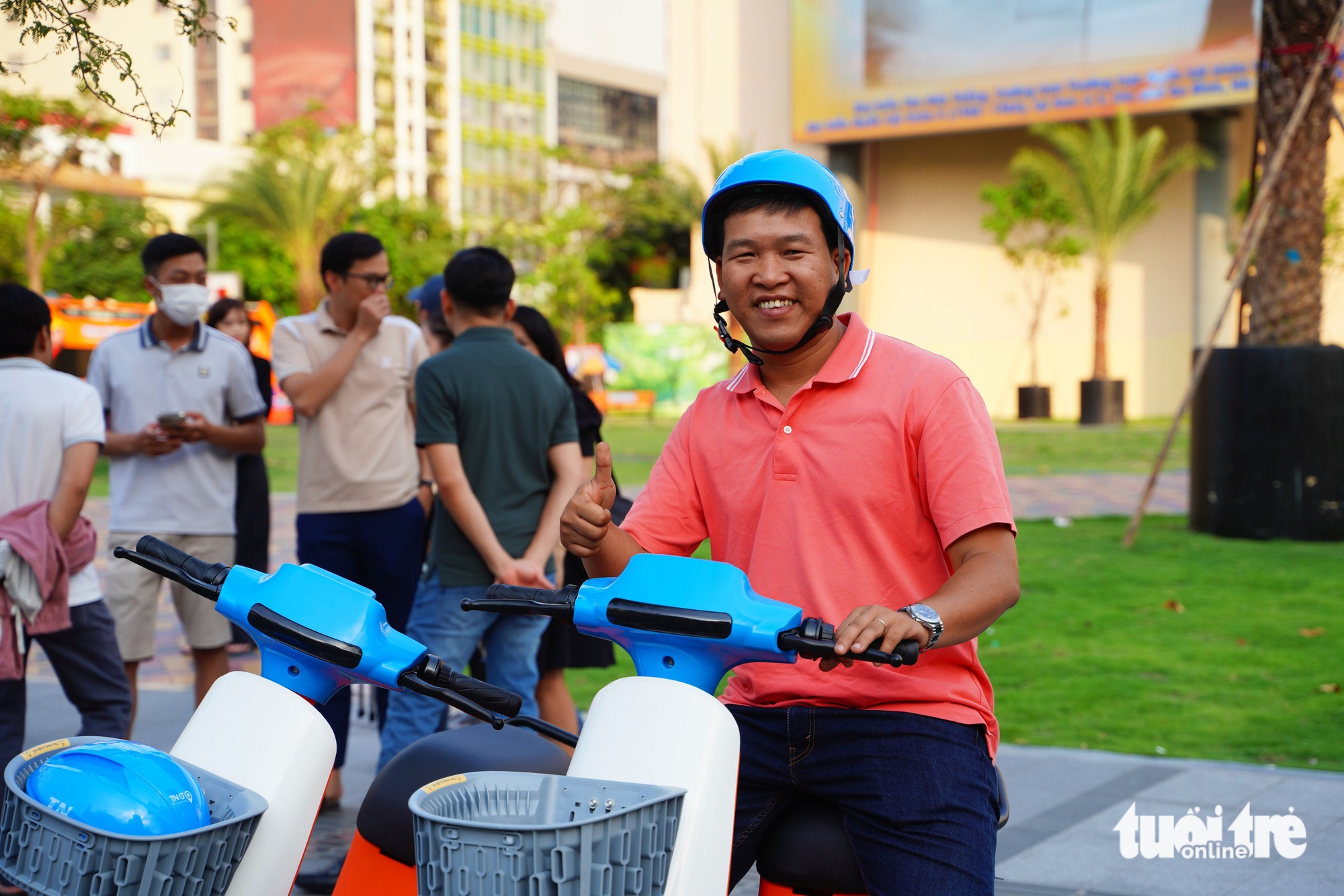 Ho Chi Minh City residents embrace free public e-bikes- Ảnh 1. Ho Chi Minh City residents embrace free public e-bikes- Ảnh 1.