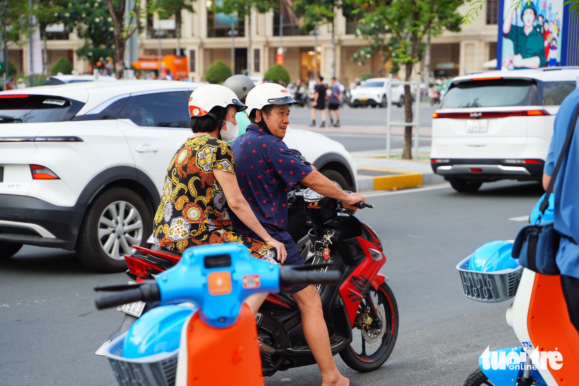 Ho Chi Minh City residents embrace free public e-bikes- Ảnh 7. Ho Chi Minh City residents embrace free public e-bikes- Ảnh 7.