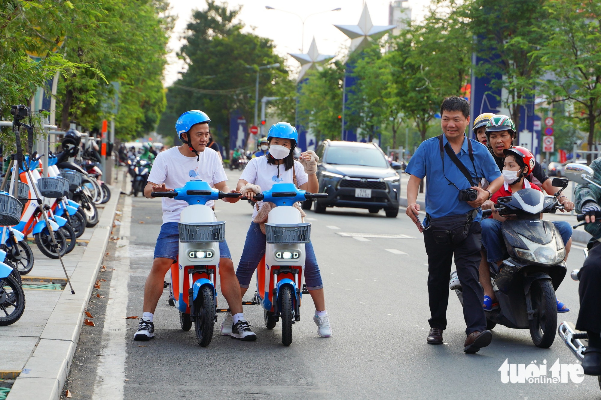 Ho Chi Minh City residents embrace free public e-bikes- Ảnh 8. Ho Chi Minh City residents embrace free public e-bikes- Ảnh 8.