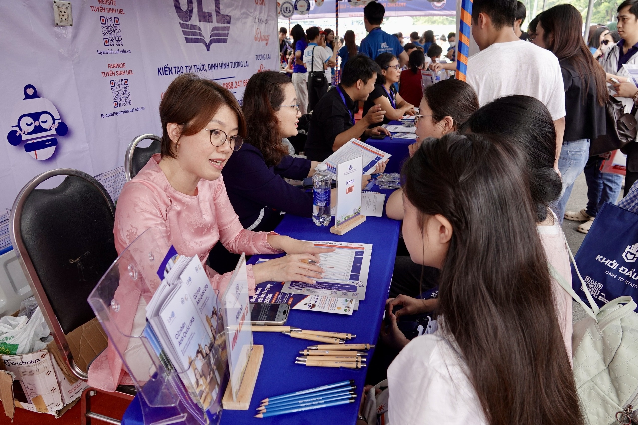 Nhân lực chất lượng cao: Khám phá chuỗi giá trị từ đào tạo đến sử dụng