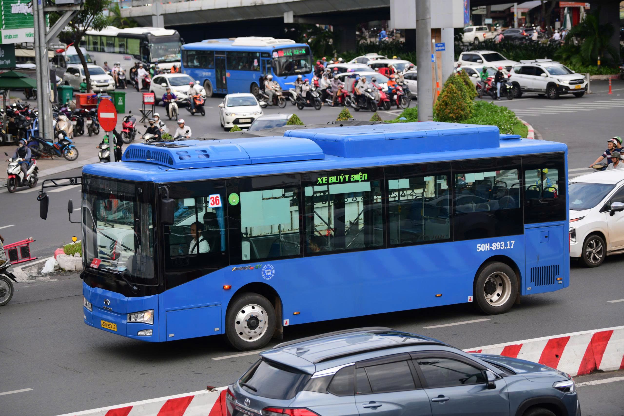 Xe Buýt Điện và Vé Điện Tử: Bước Nhảy Mới Trong Giao Thông Công Cộng TP.HCM