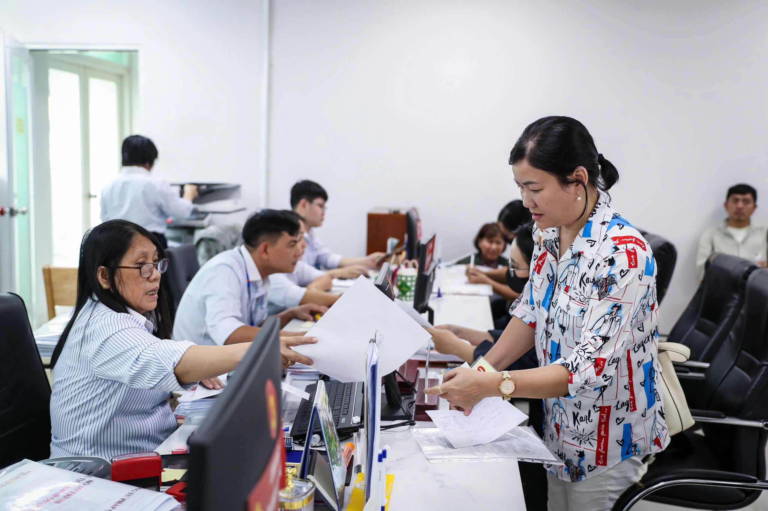 thể chế - Ảnh 1.