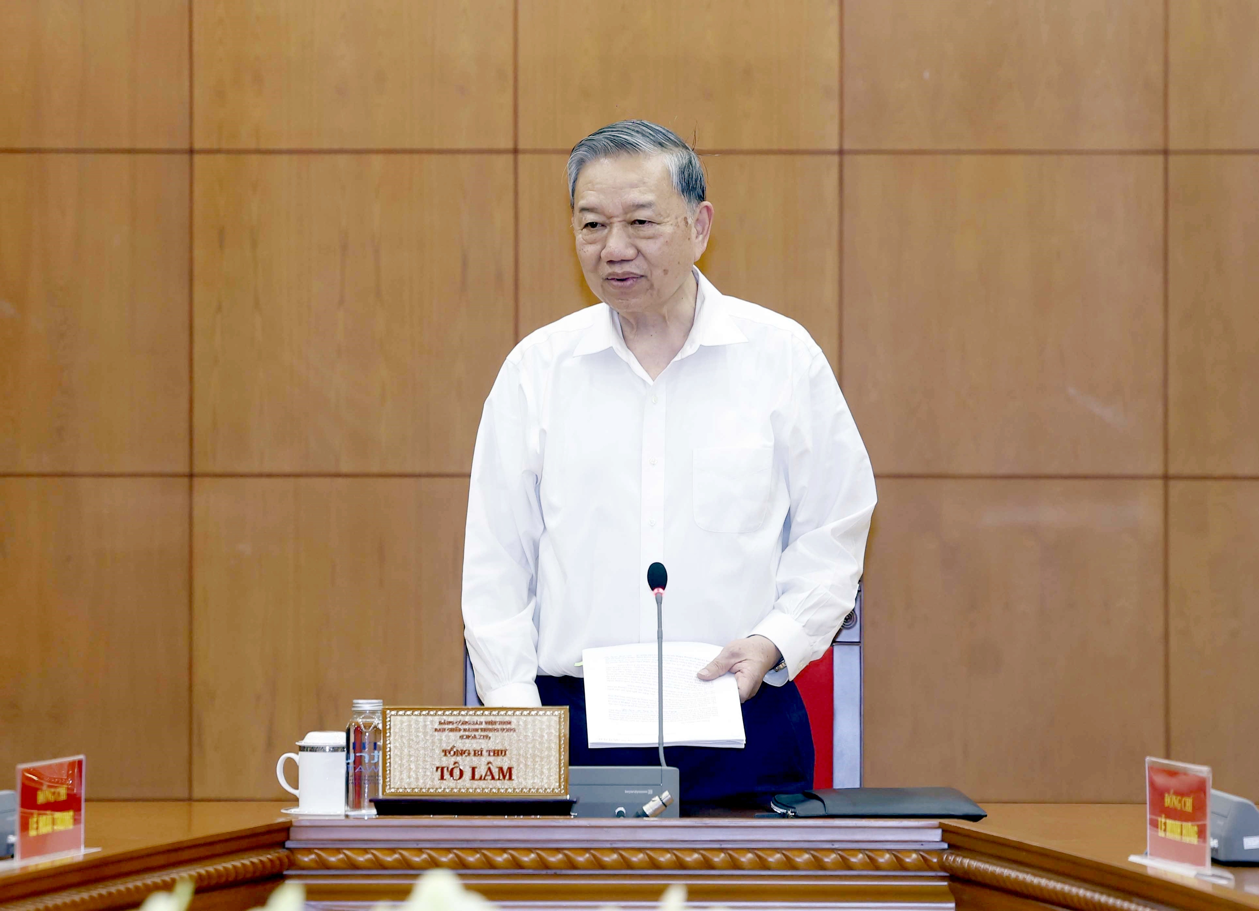 Tổng Bí thư Tô Lâm: Cần chiến lược cụ thể tái cơ cấu nền kinh tế - Ảnh 1.