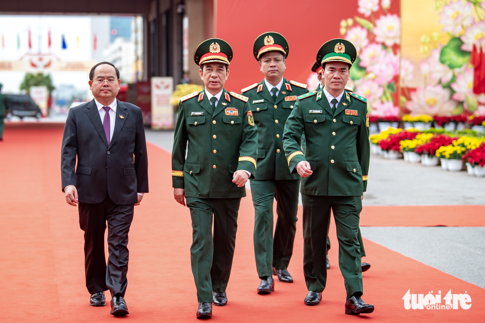 Đại tướng Phan Văn Giang chủ trì lễ đón Bộ trưởng Bộ Quốc phòng Trung Quốc Đổng Quân - Ảnh 2.