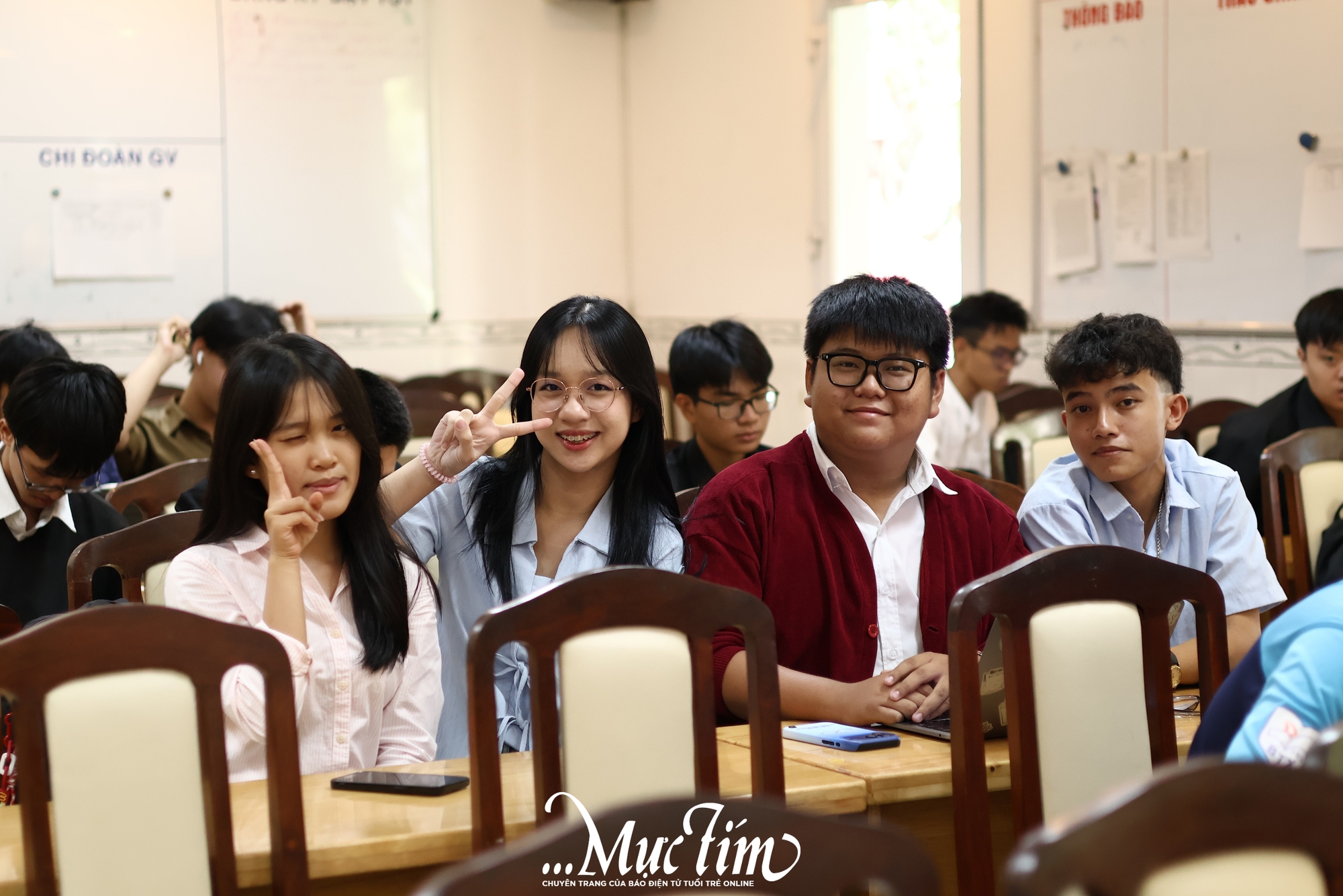 Học sinh Trường THPT Bùi Thị Xuân đứng lớp giảng bài- Ảnh 2.