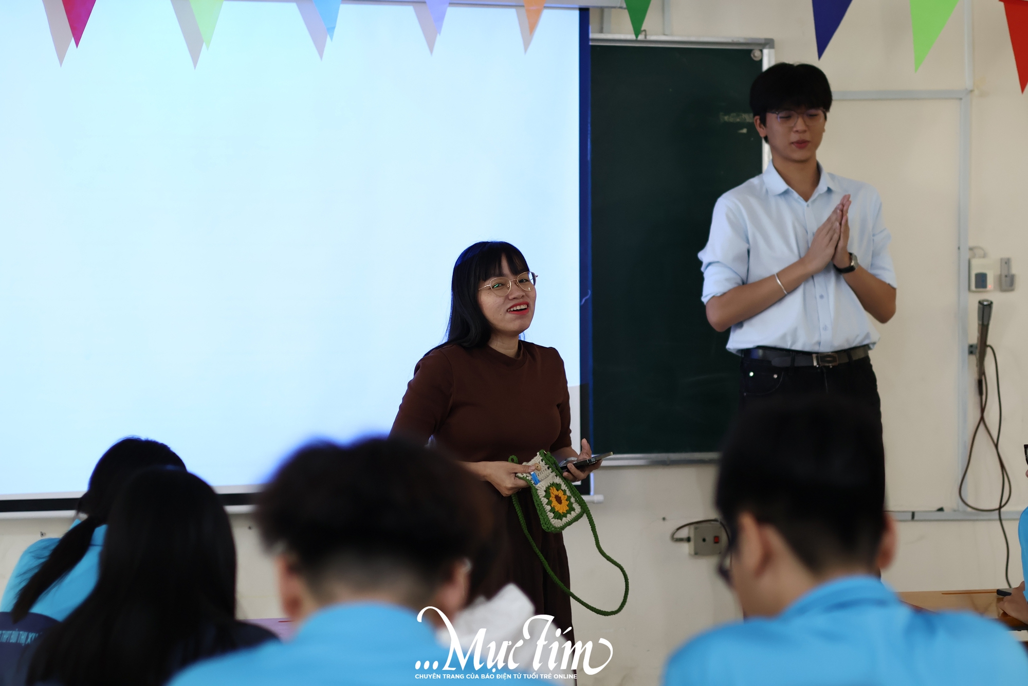 Học sinh Trường THPT Bùi Thị Xuân đứng lớp giảng bài- Ảnh 9.