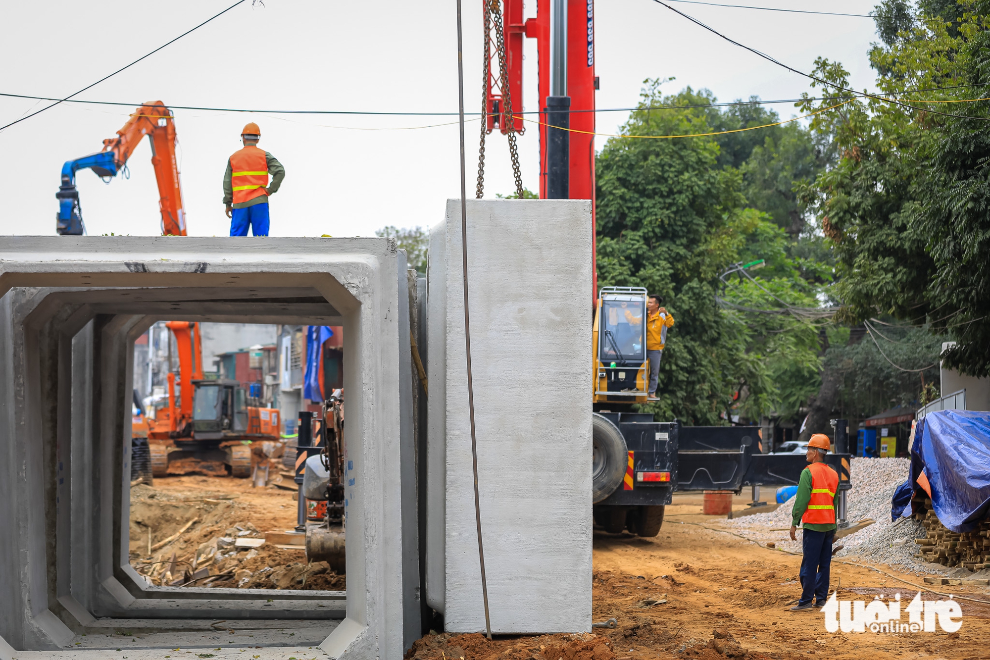 Hanoi races to complete flood-control projects ahead of rainy season- Ảnh 12.