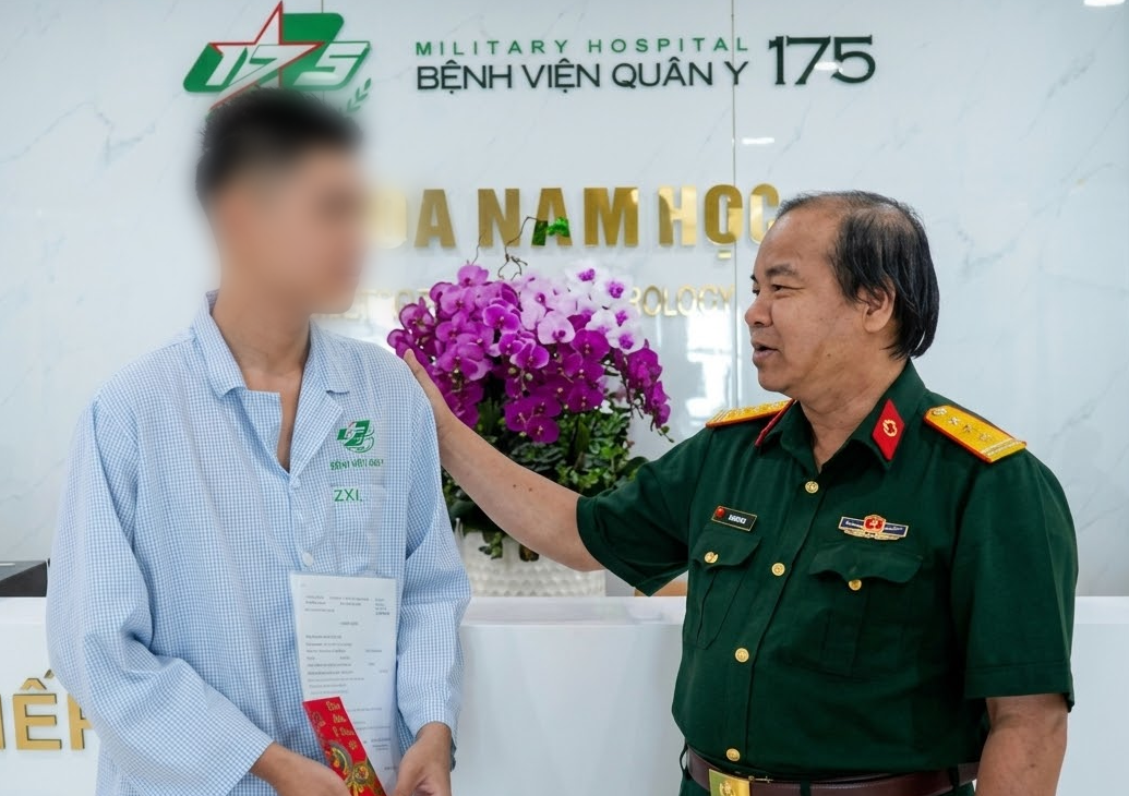 Đau dữ dội vùng bìu, nam sinh suýt mất tinh hoàn - Ảnh 1.