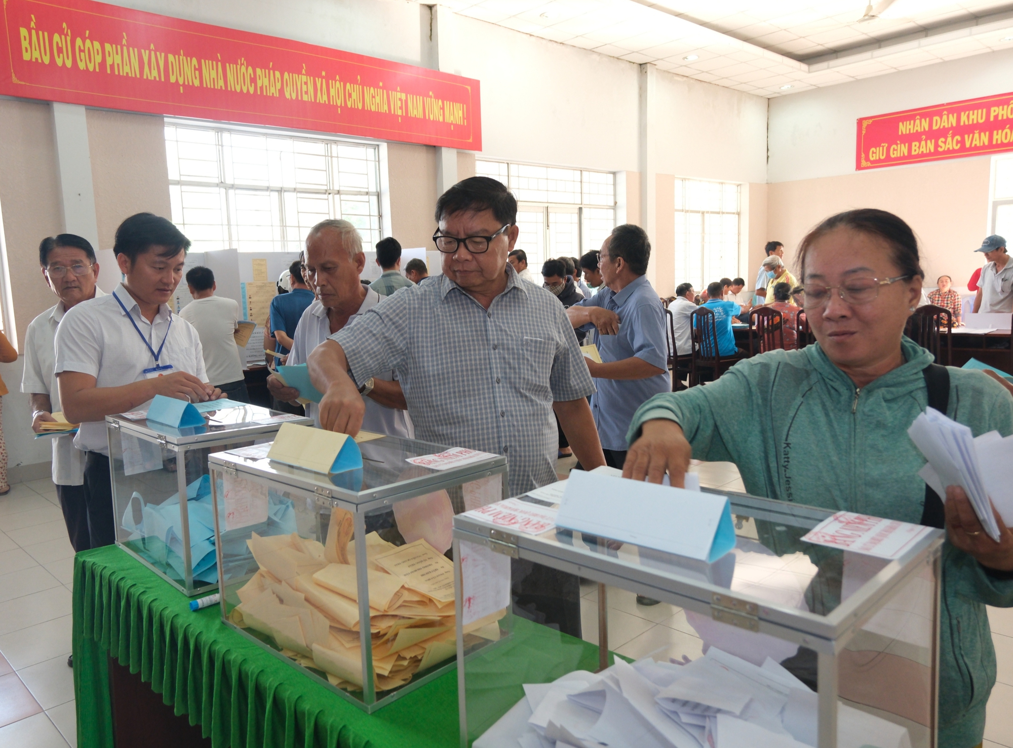 trúng cử - Ảnh 1.