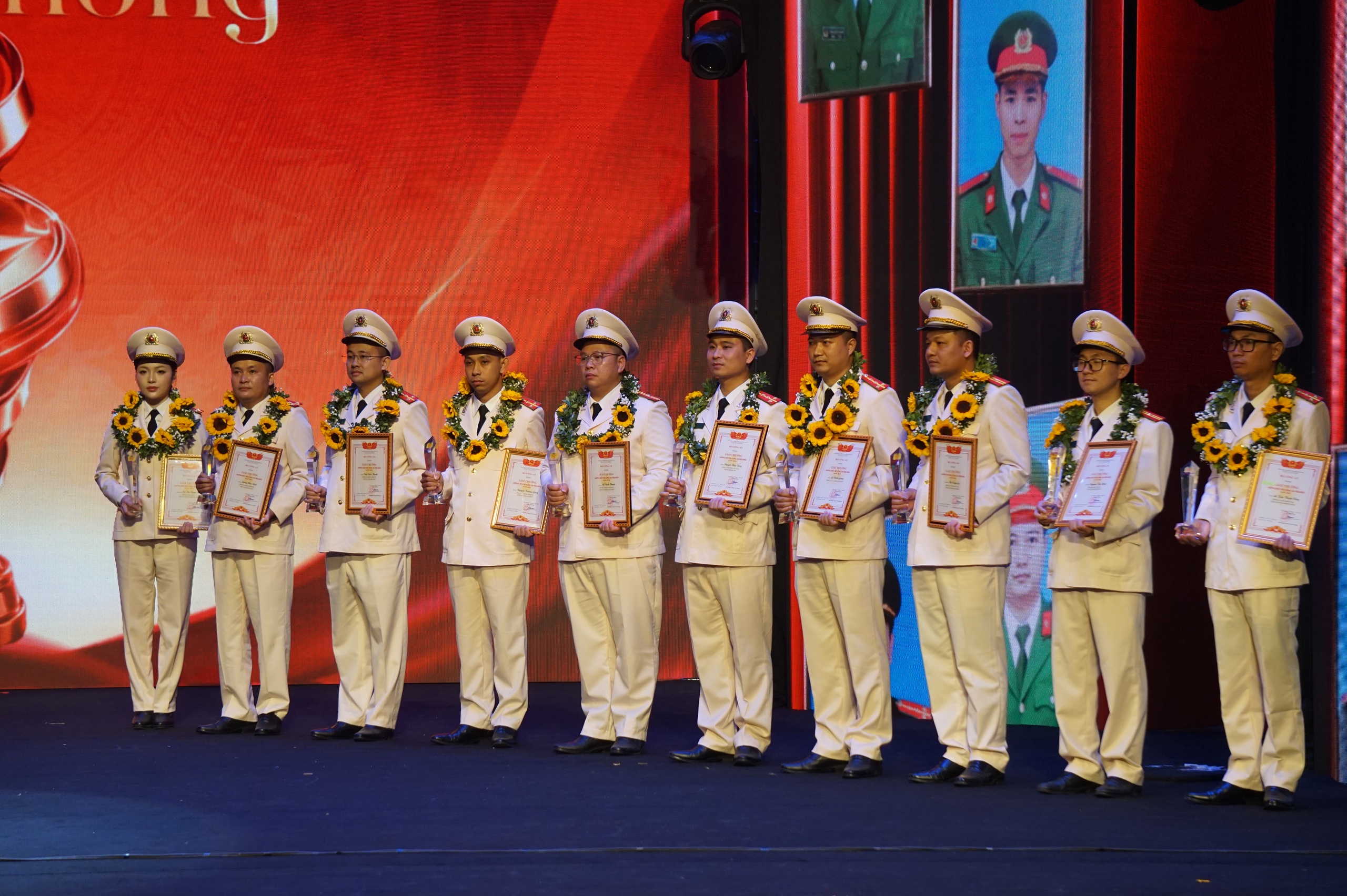 Bộ Công an vinh danh 20 Gương mặt trẻ công an tiêu biểu - Ảnh 3.