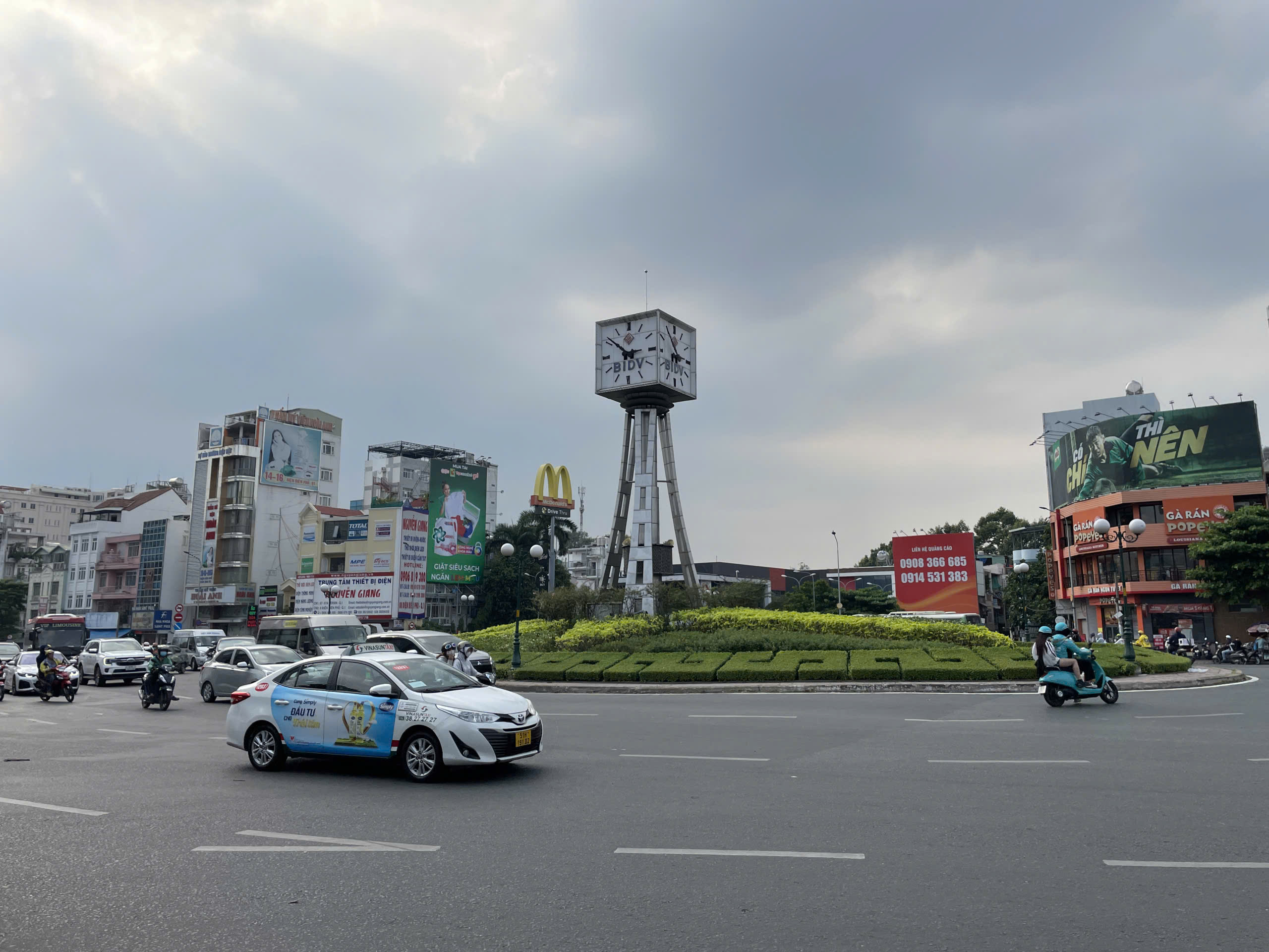 vòng xoay - Ảnh 1.