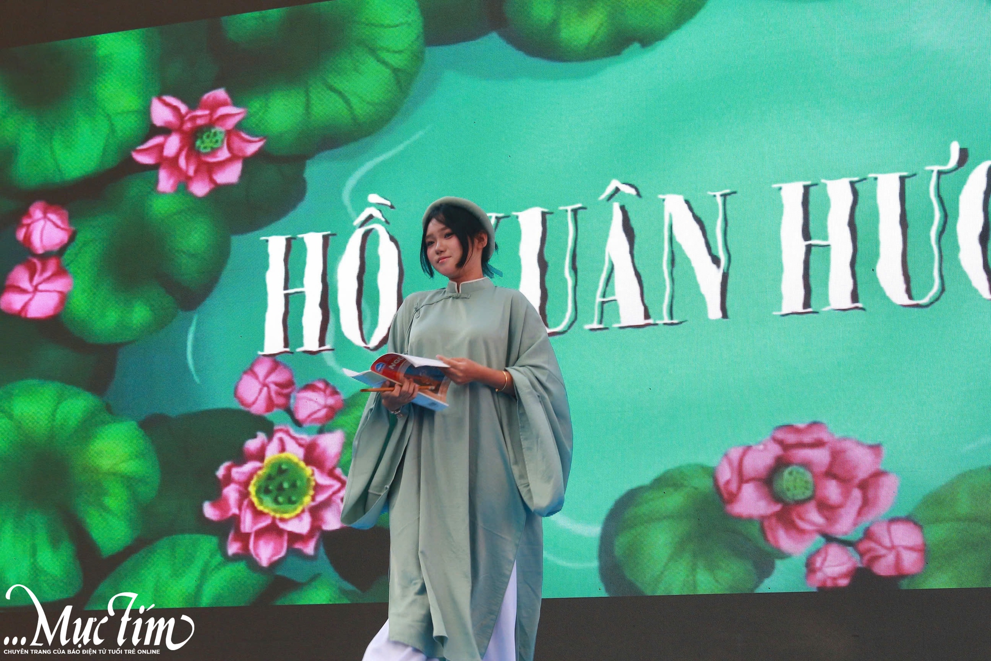 Tiết ngữ văn đặc biệt của học trò Trường THPT Lê Quý Đôn- Ảnh 2. Tiết ngữ văn đặc biệt của học trò Trường THPT Lê Quý Đôn- Ảnh 2.