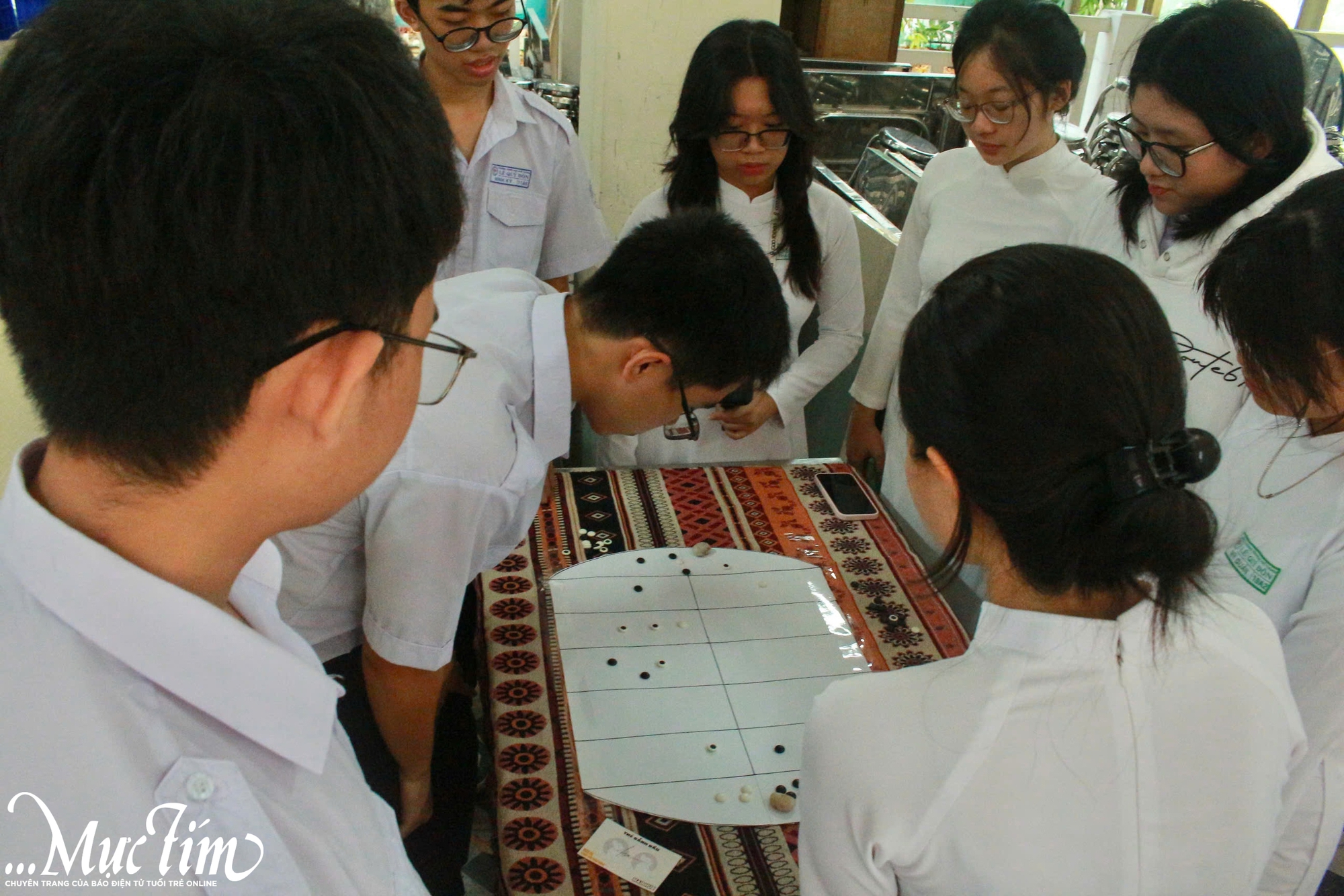 Tiết ngữ văn đặc biệt của học trò Trường THPT Lê Quý Đôn- Ảnh 4. Tiết ngữ văn đặc biệt của học trò Trường THPT Lê Quý Đôn- Ảnh 4.