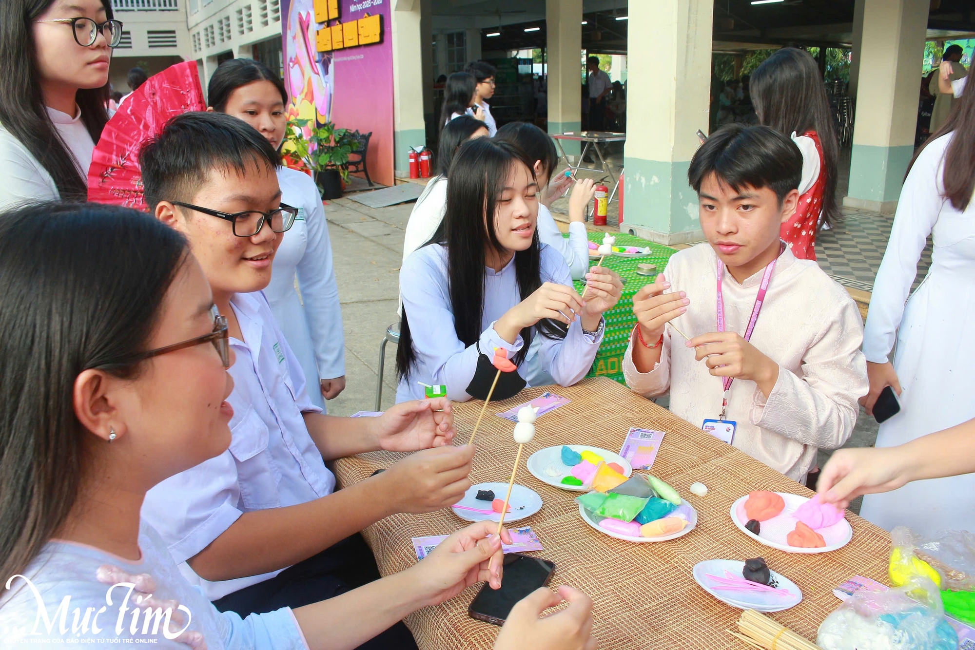 Tiết ngữ văn đặc biệt của học trò Trường THPT Lê Quý Đôn- Ảnh 5. Tiết ngữ văn đặc biệt của học trò Trường THPT Lê Quý Đôn- Ảnh 5.