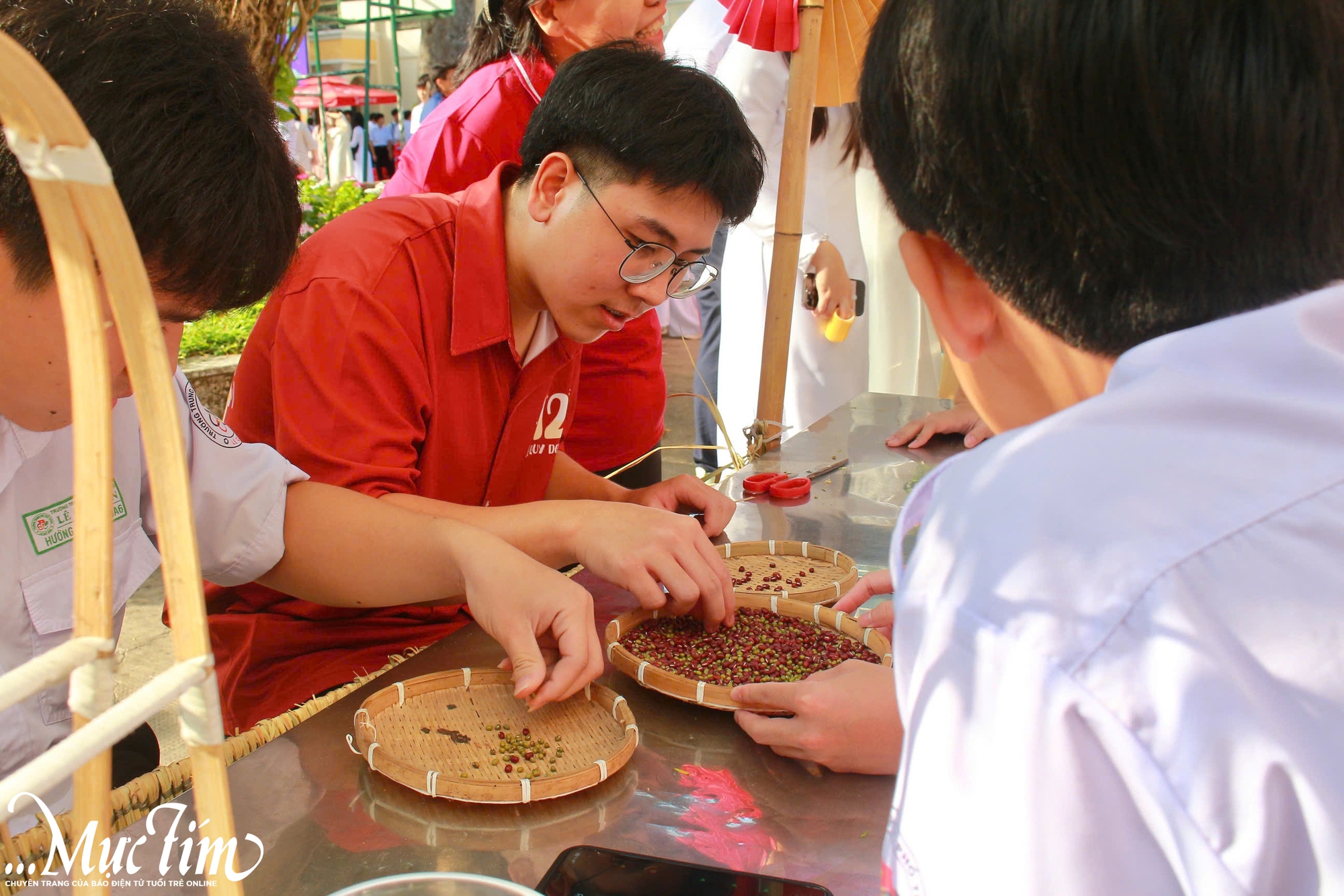 Tiết ngữ văn đặc biệt của học trò Trường THPT Lê Quý Đôn- Ảnh 20. Tiết ngữ văn đặc biệt của học trò Trường THPT Lê Quý Đôn- Ảnh 20.