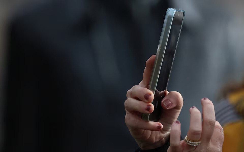 Brazil starts to restrict minors' access to social media- Ảnh 1.