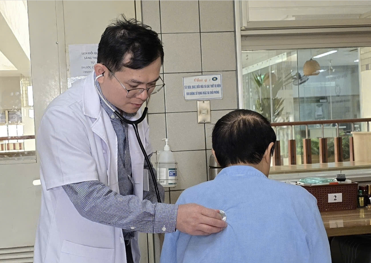 ‘Nốt mờ’ dưới 1cm cũng có thể là ung thư phổi, thậm chí là ác tính - Ảnh 1. ung thư phổi - Ảnh 1.