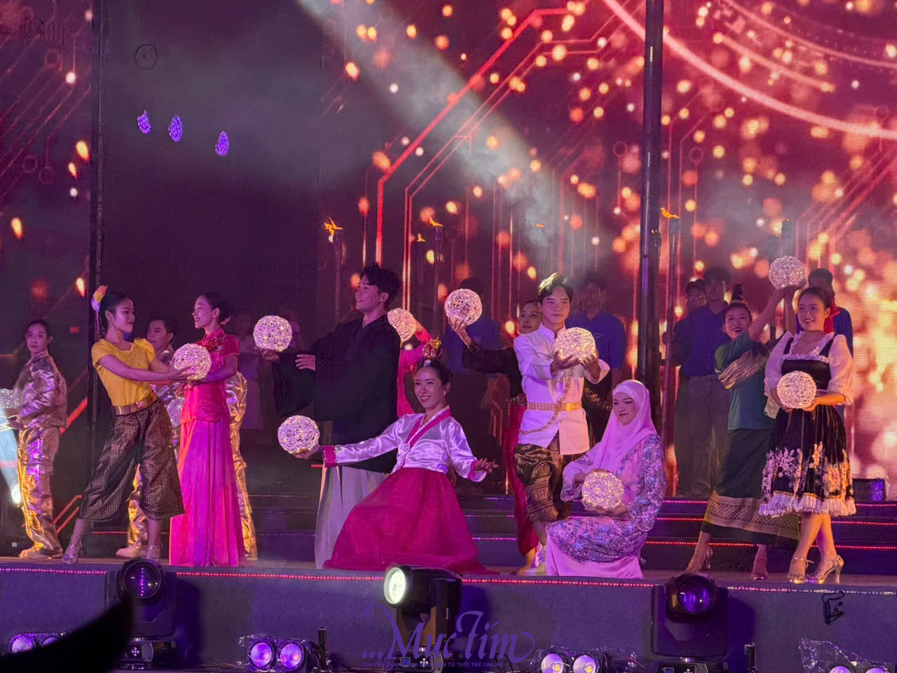 Khai mạc Youth Fest 2026: Không gian kết nối và bứt phá của thanh niên TP.HCM- Ảnh 4. Khai mạc Youth Fest 2026: Không gian kết nối và bứt phá của thanh niên TP.HCM- Ảnh 4.