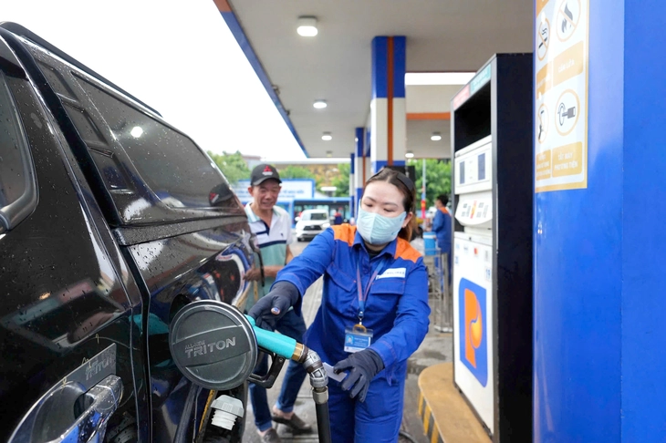 Đồng loạt giảm giá xăng dầu, dầu diesel giảm mạnh nhất hơn 3.100 đồng/lít - Ảnh 1.