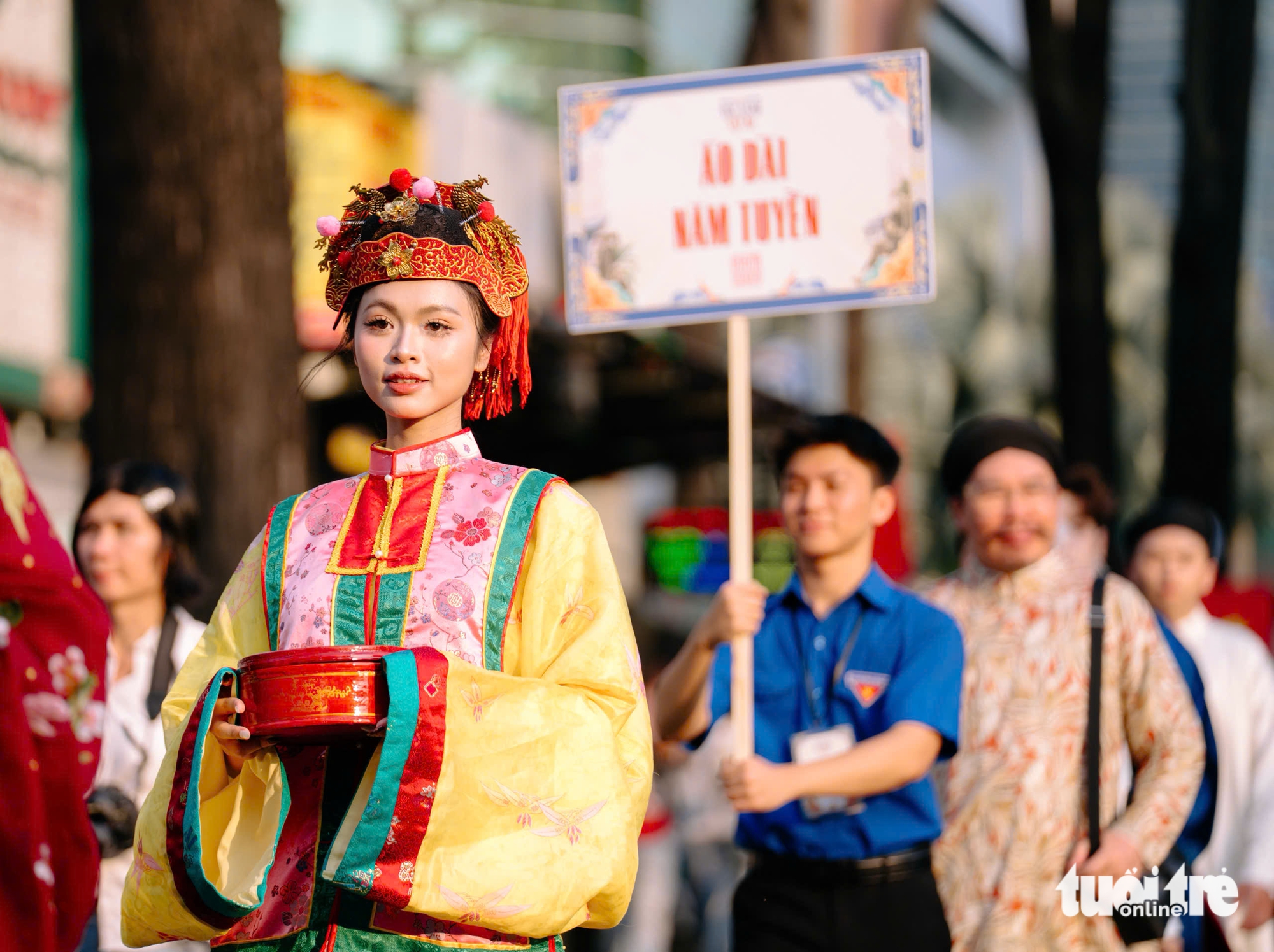 Hơn 1.000 bạn trẻ diện Việt phục diễu hành giữa trung tâm TP.HCM - Ảnh 5. Việt phục - Ảnh 5.