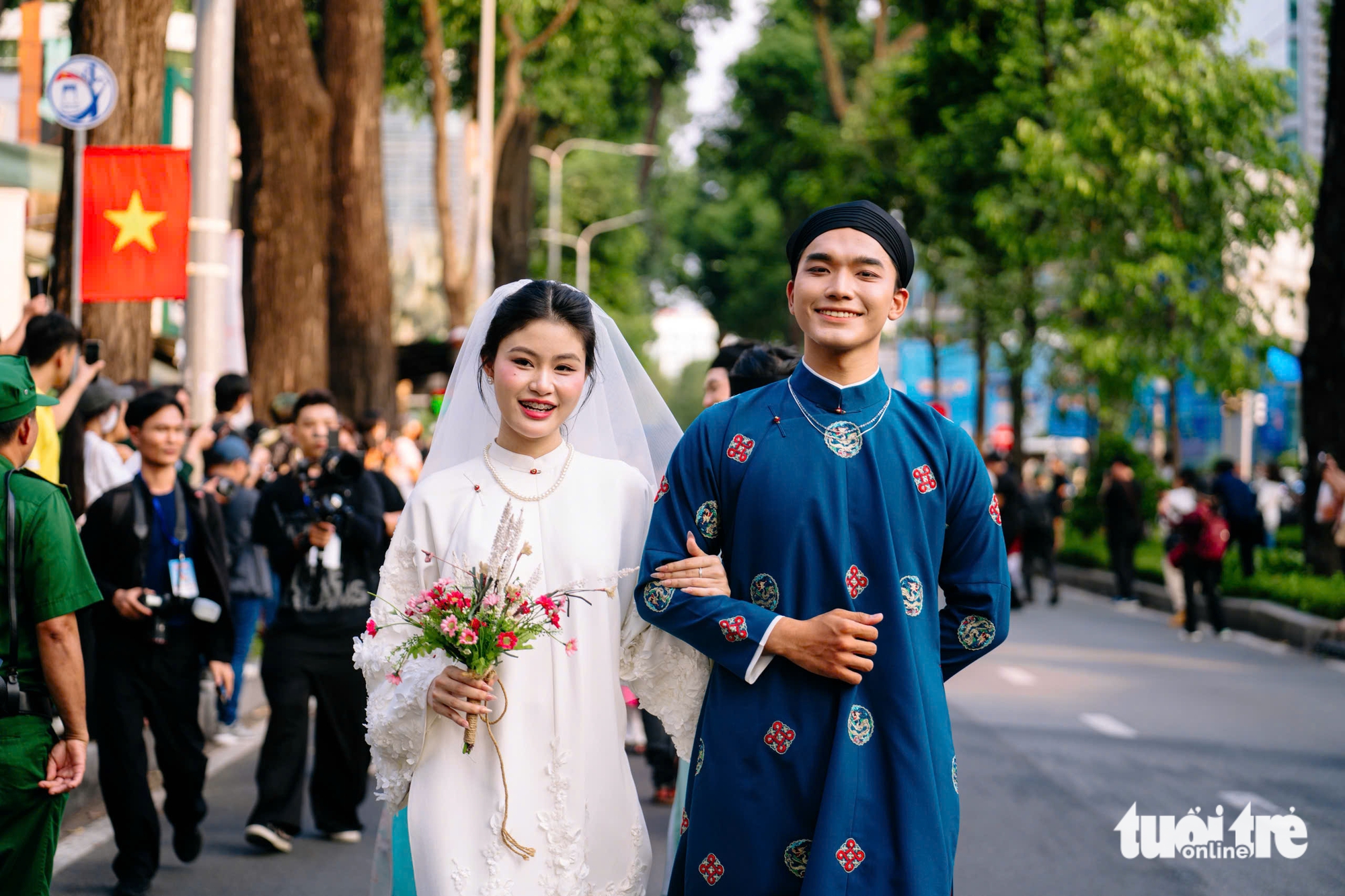 Hơn 1.000 bạn trẻ diện Việt phục diễu hành giữa trung tâm TP.HCM - Ảnh 7. Việt phục - Ảnh 7.