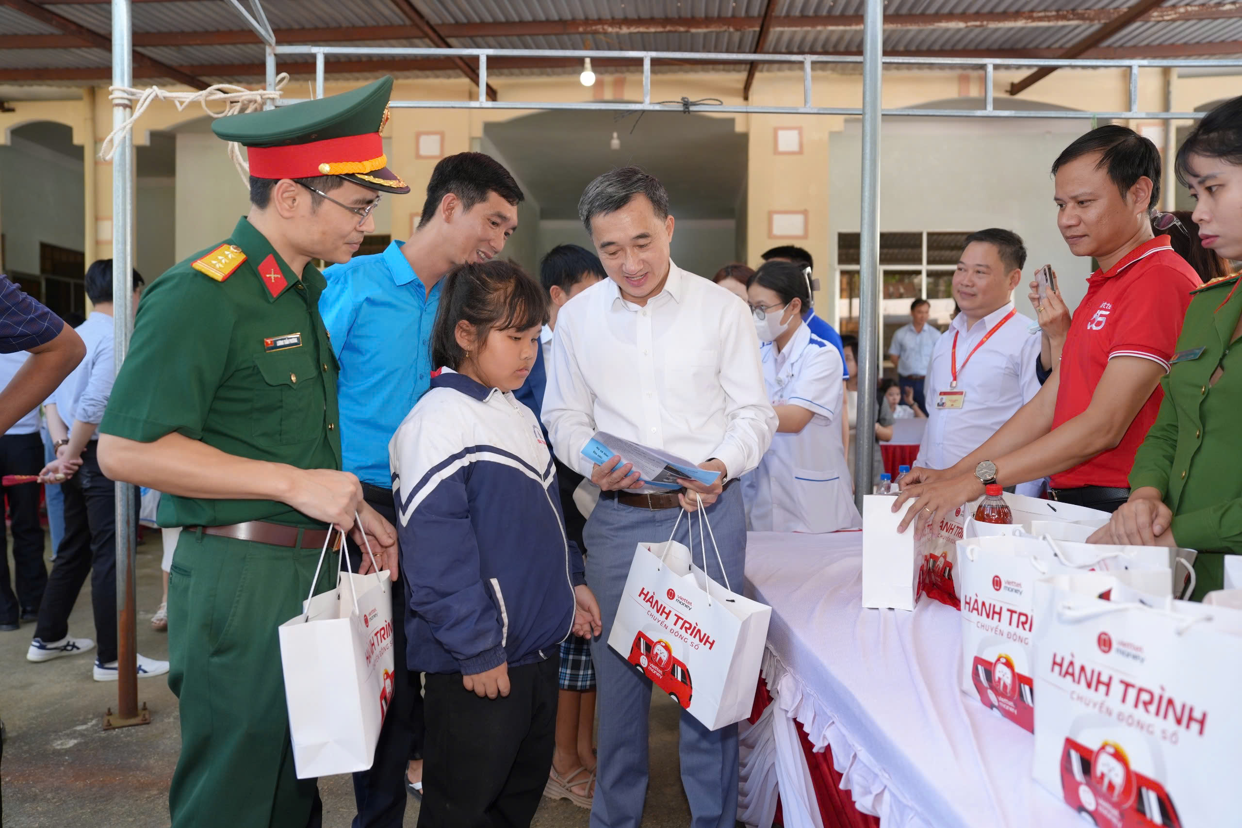 Đặng Thùy Trâm - Ảnh 1.