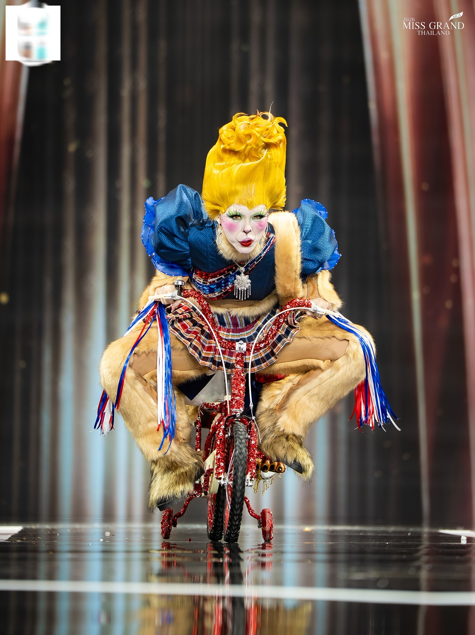 Thi trang phục dân tộc Miss Grand Thailand 2026: Sân khấu thành 'sở thú'? - Ảnh 8. Miss Grand Thailand 2026 - Ảnh 8.